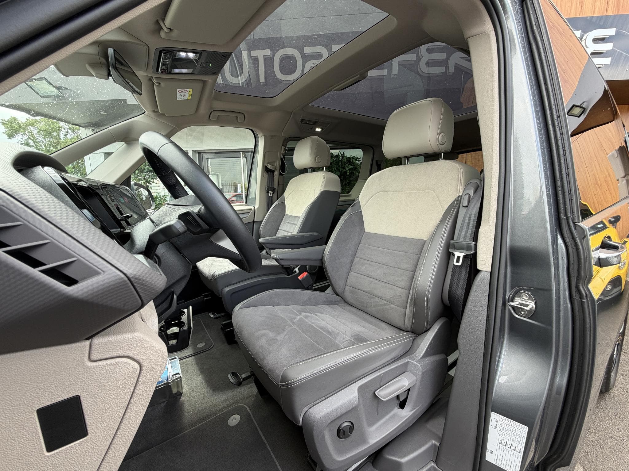 VW Multivan 2.0 TDI 150CH LIFE EDITION DSG7 (2024) - Photo 15