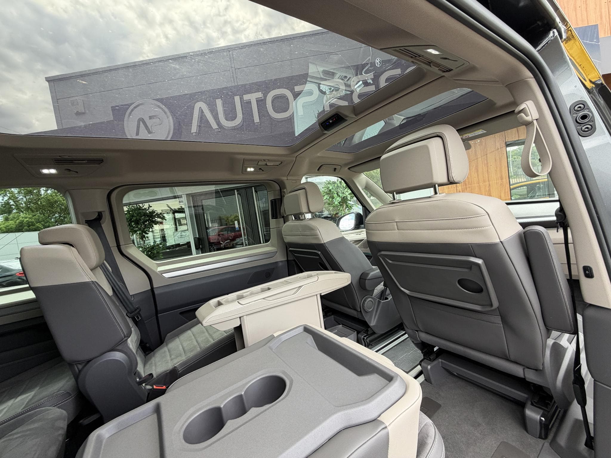 VW Multivan 2.0 TDI 150CH LIFE EDITION DSG7 (2024) - Photo 22