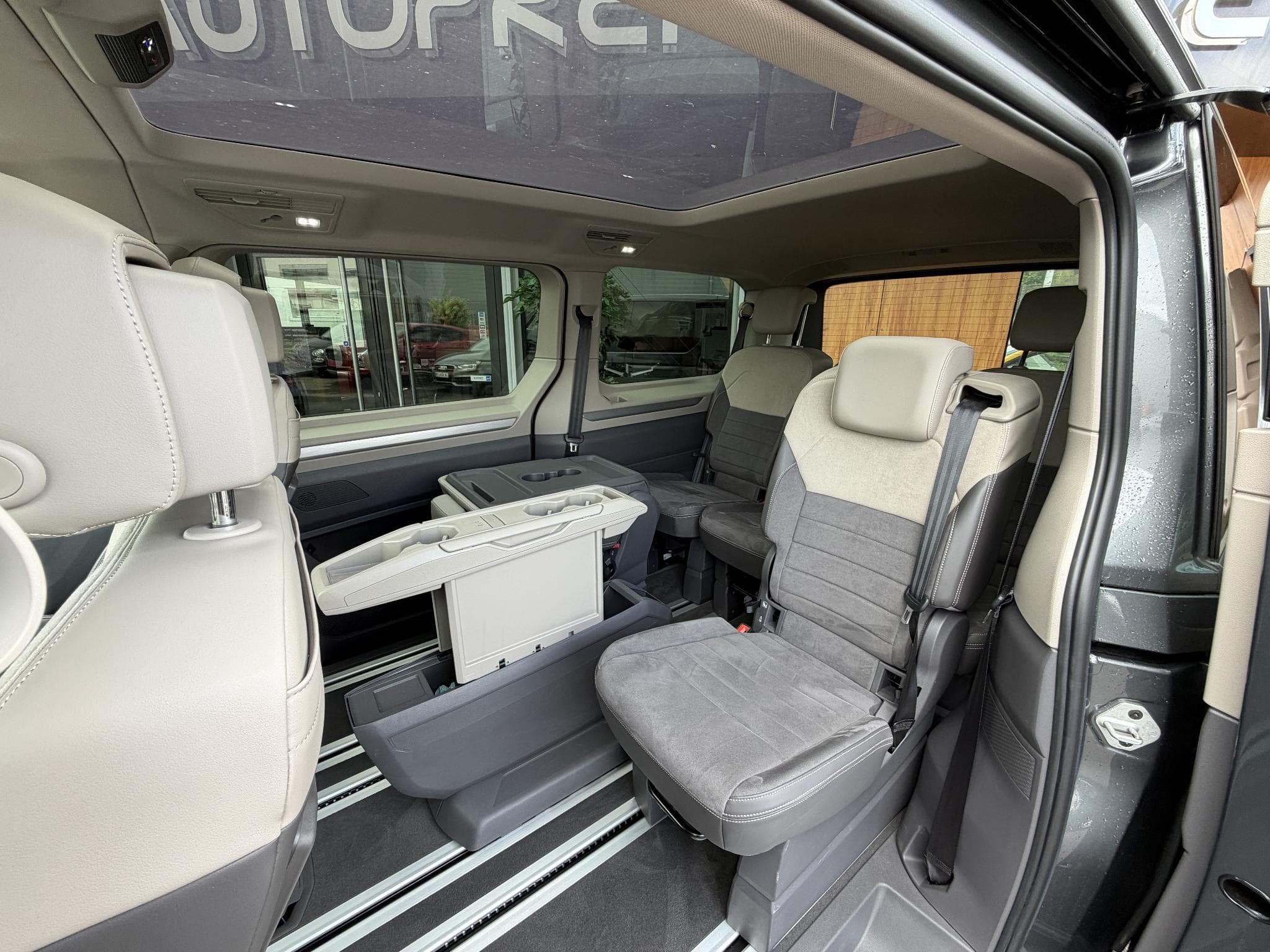 VW Multivan 2.0 TDI 150CH LIFE EDITION DSG7 (2024) - Photo 24