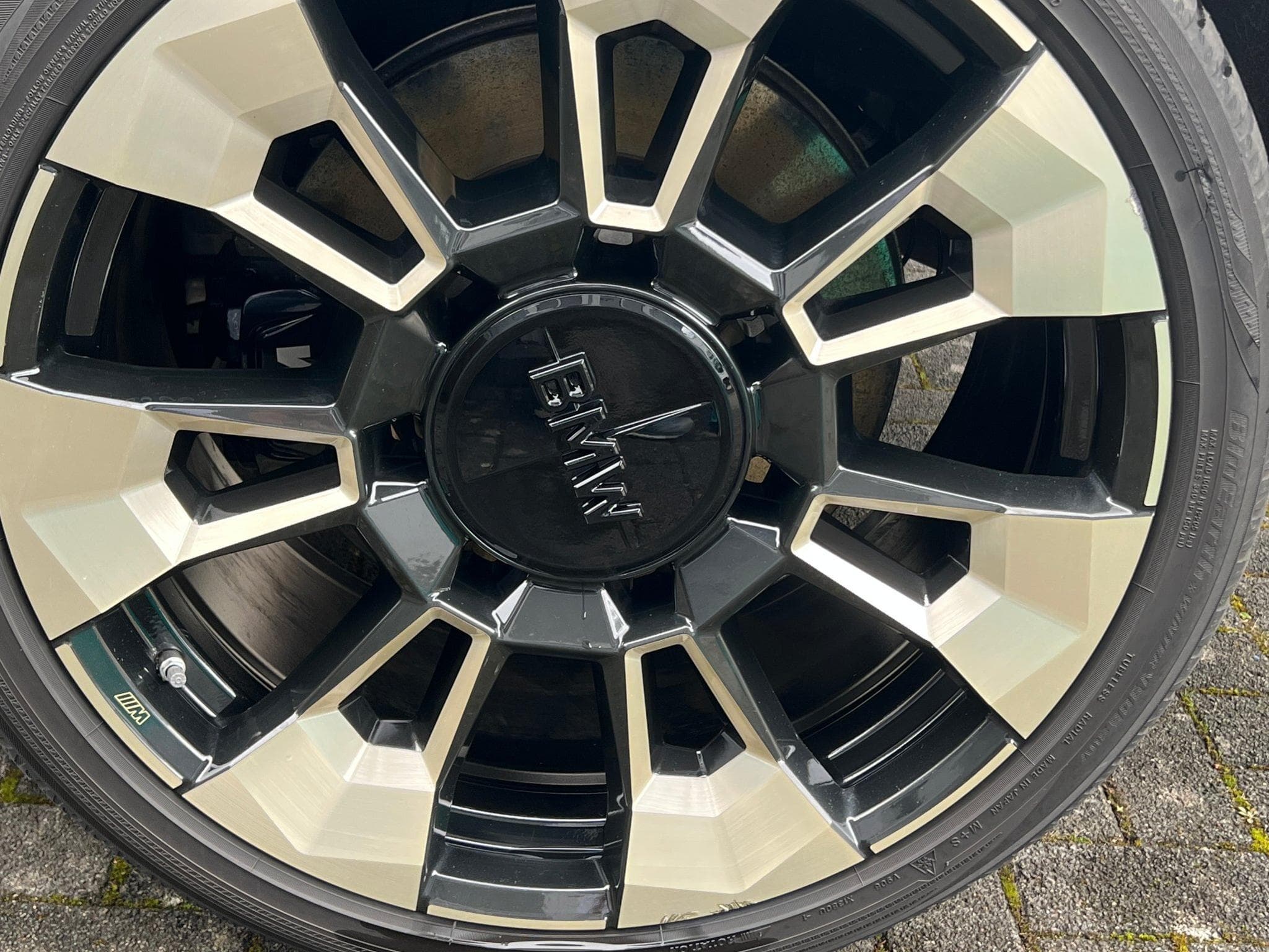 BMW XM (2023) - Photo 3