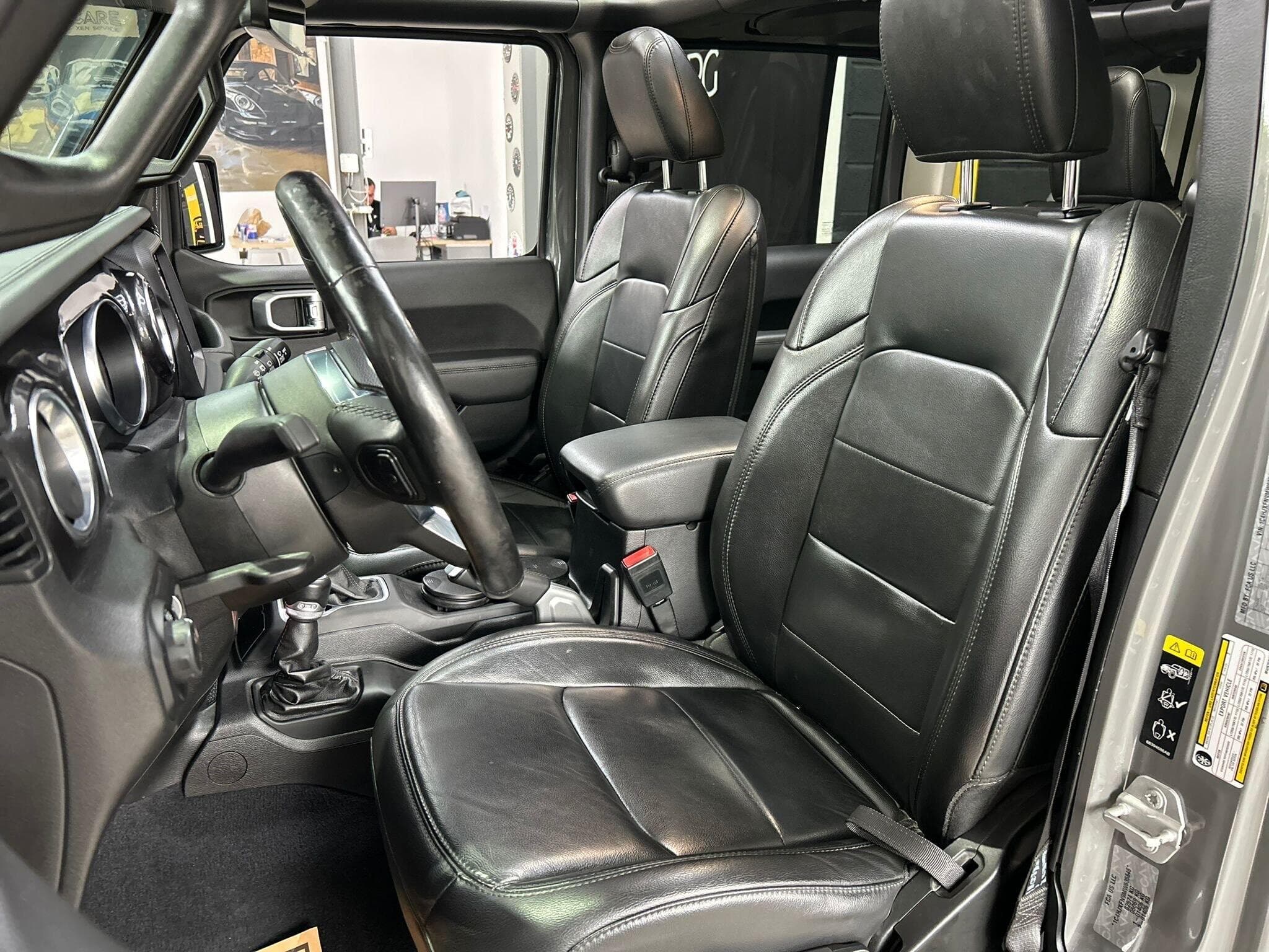 Jeep Wrangler 2 L TURBO RUBICON 270 Ps (2021) - Foto 17