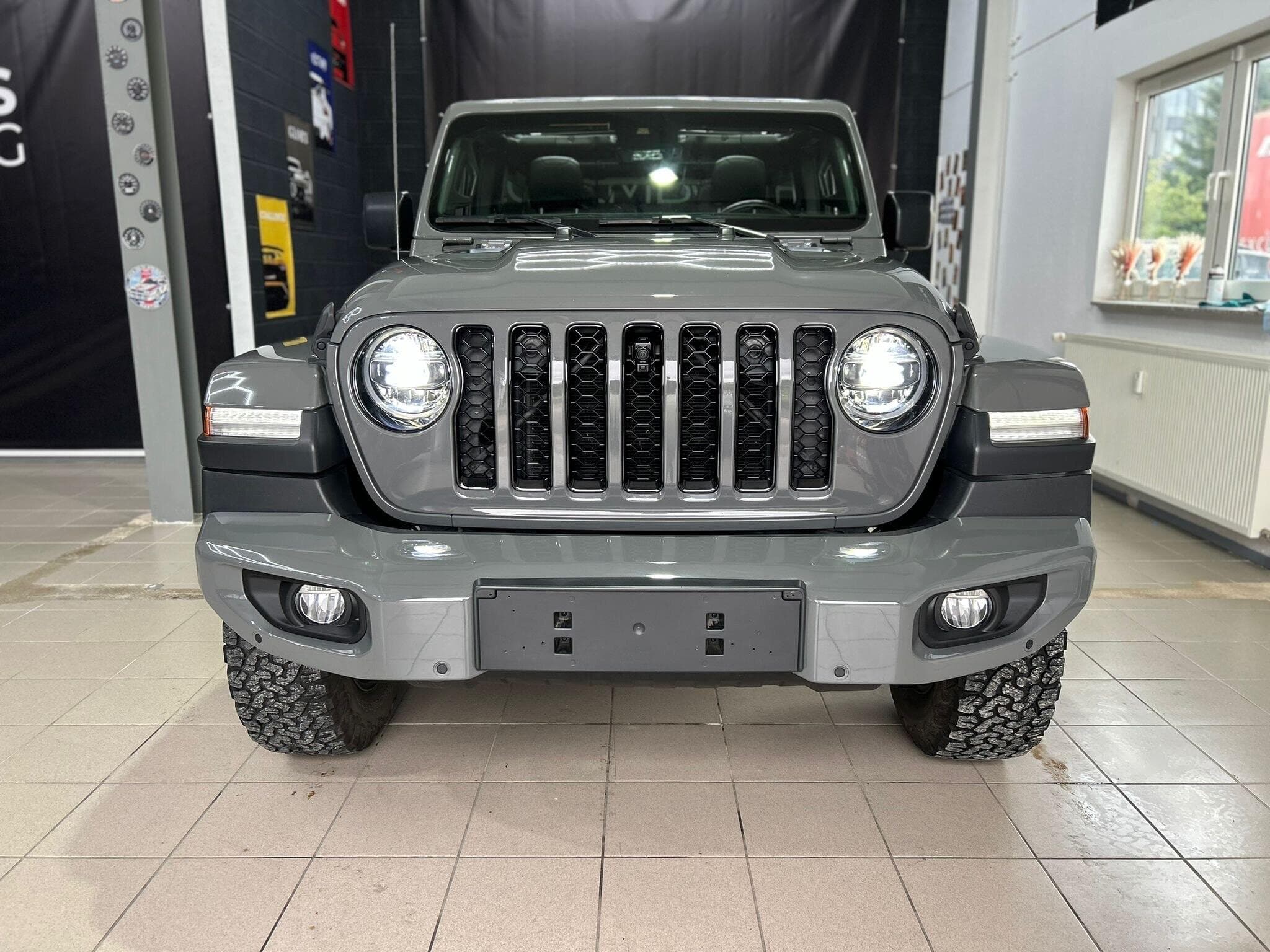 Jeep Wrangler 2 L TURBO RUBICON 270 Ps (2021) - Foto 1