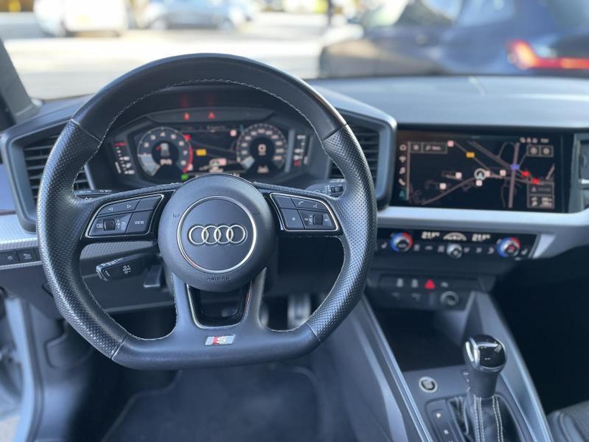 Audi A1 Sportback 30 TFSI S-tronic S-Line (2021) - Photo 7