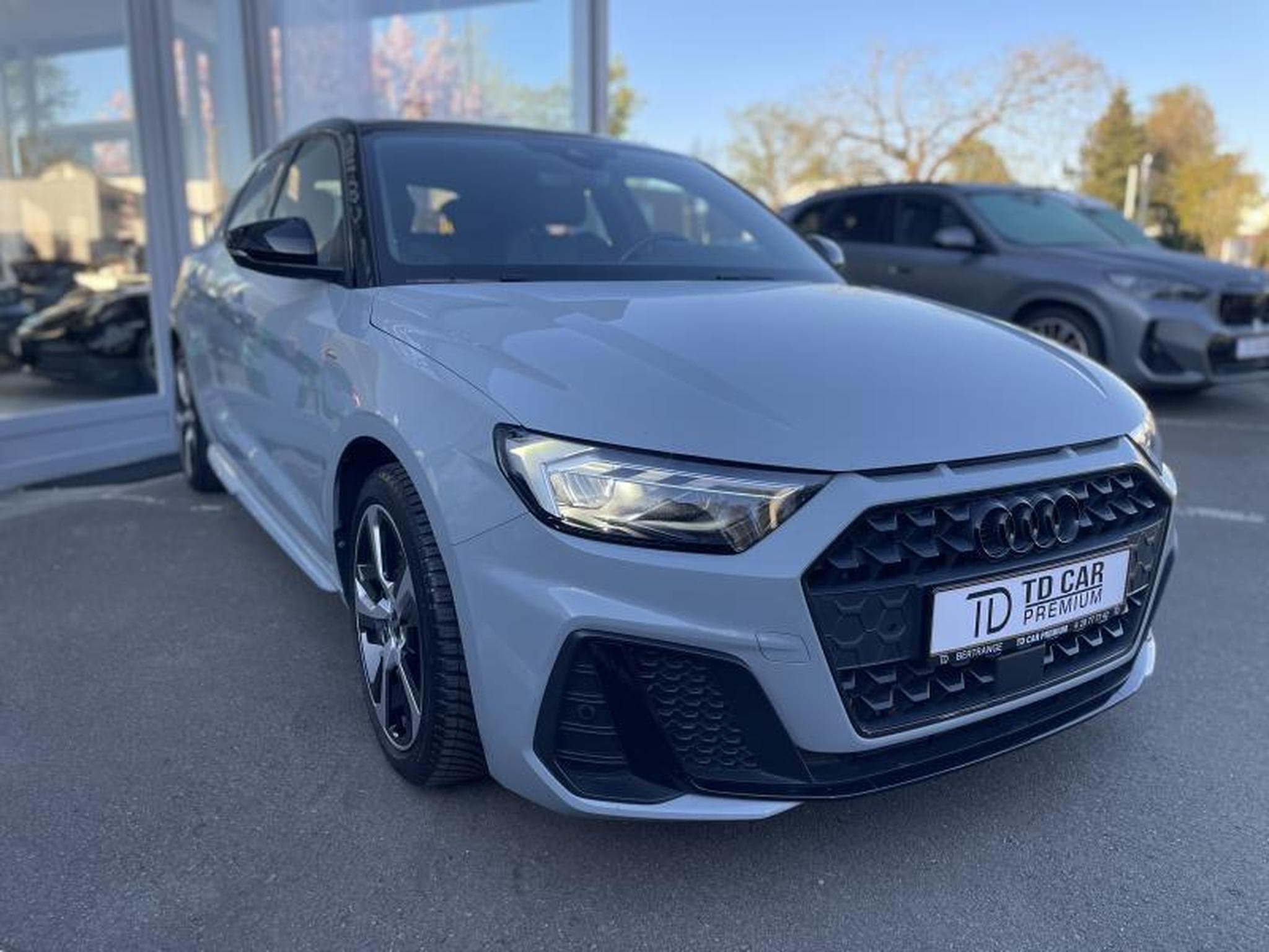 Audi A1 Sportback 30 TFSI S-tronic S-Line (2021) - Photo 3