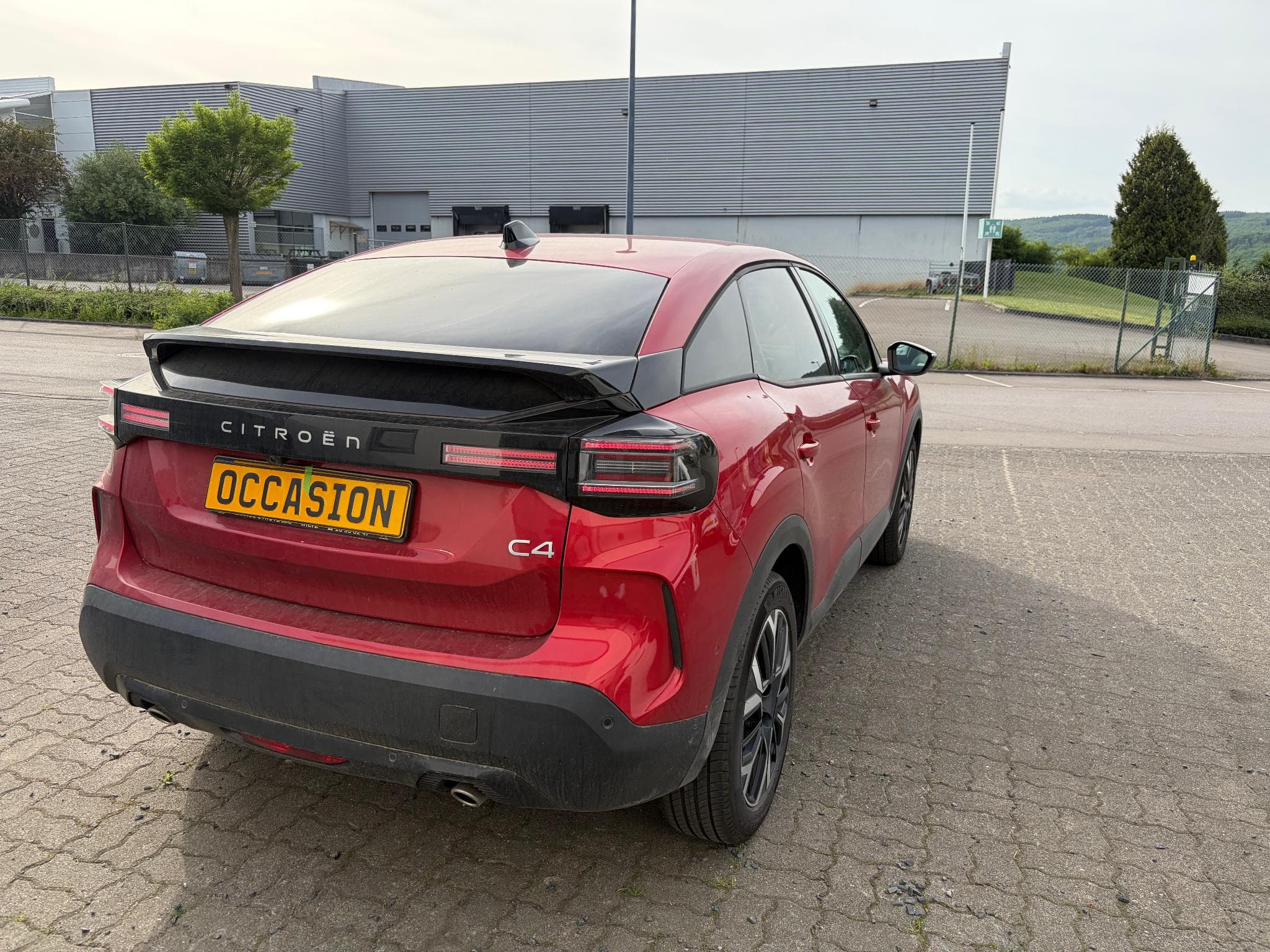 Citroën C4 1.2 HYBRIDE 145 E DC 6 MAX (2025) - Photo 3