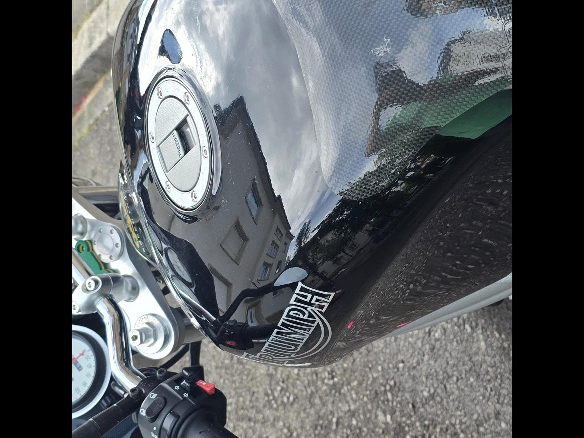 Triumph Street Triple 955i (2000) - Photo 9