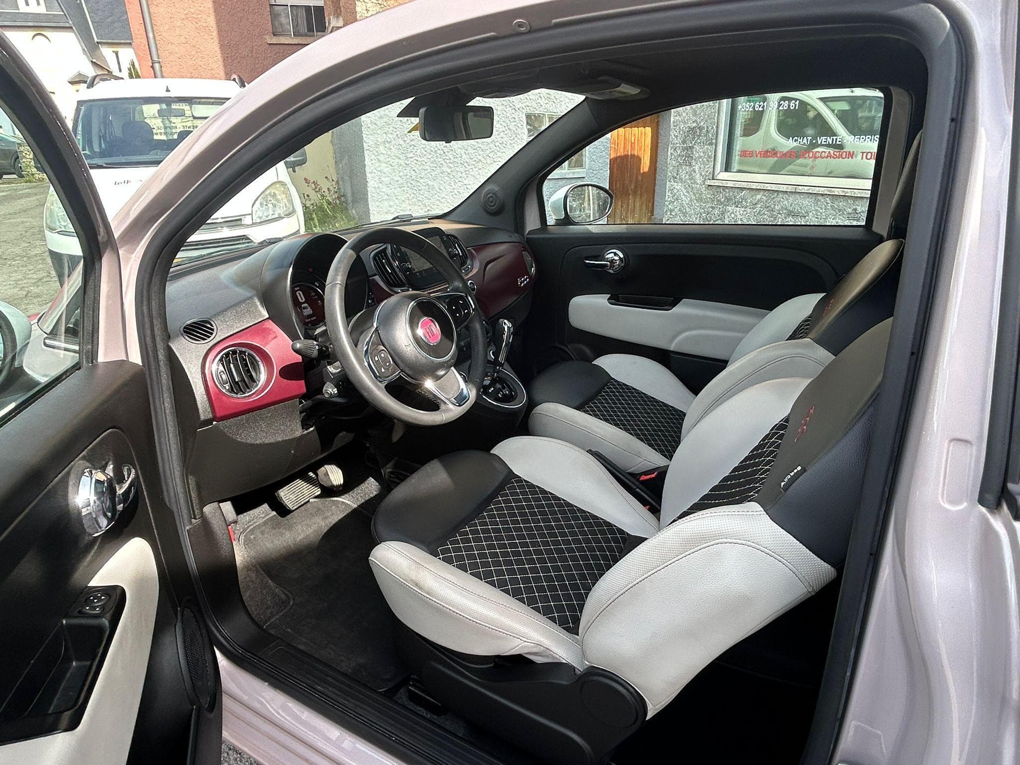 Fiat 500 1.2 AUTOMATIQUE PANORAMA NAVIGATION (2020) - Photo 10