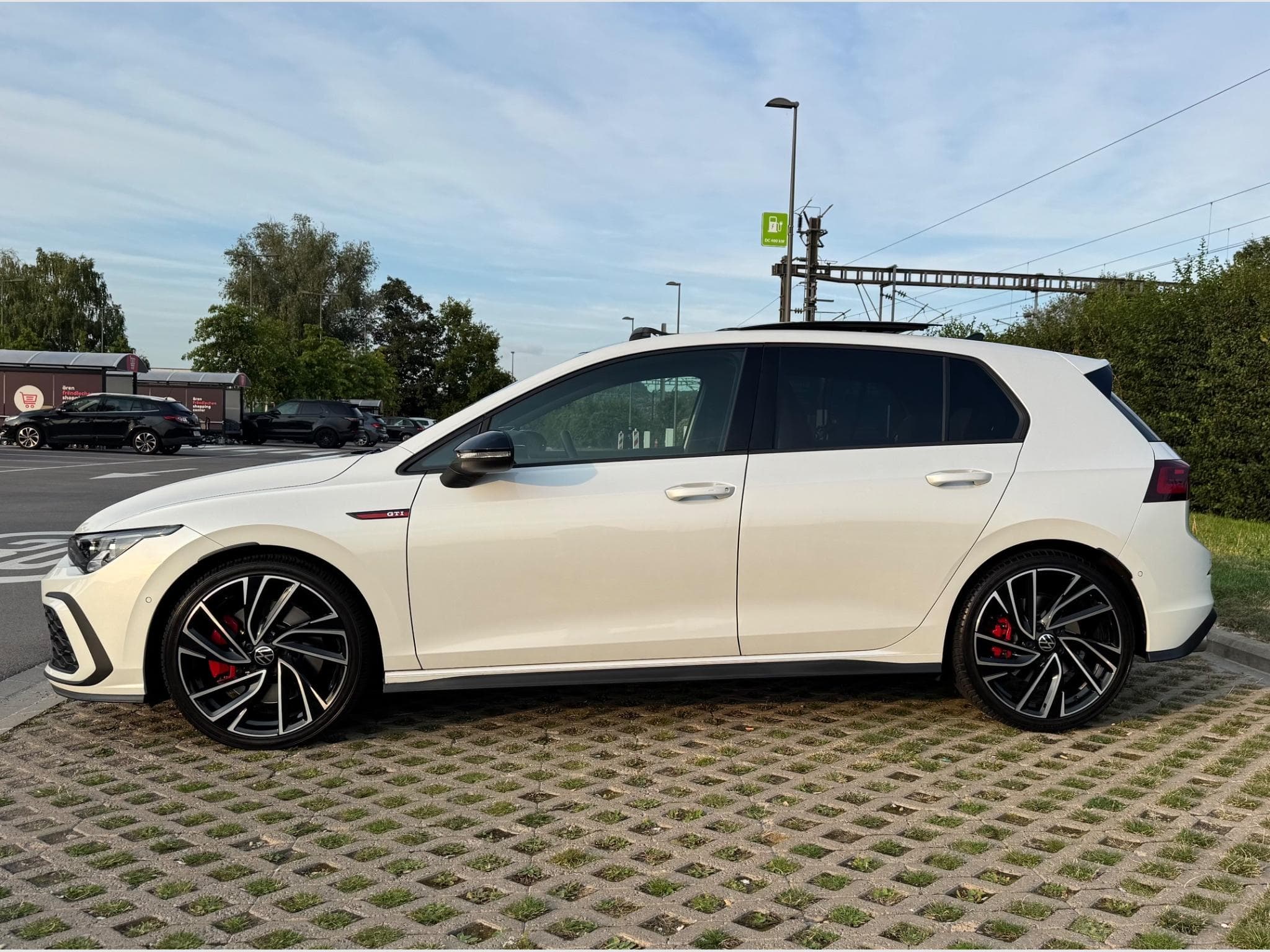 VW GTI GTI DSG 245 ch (2021) - Foto 2