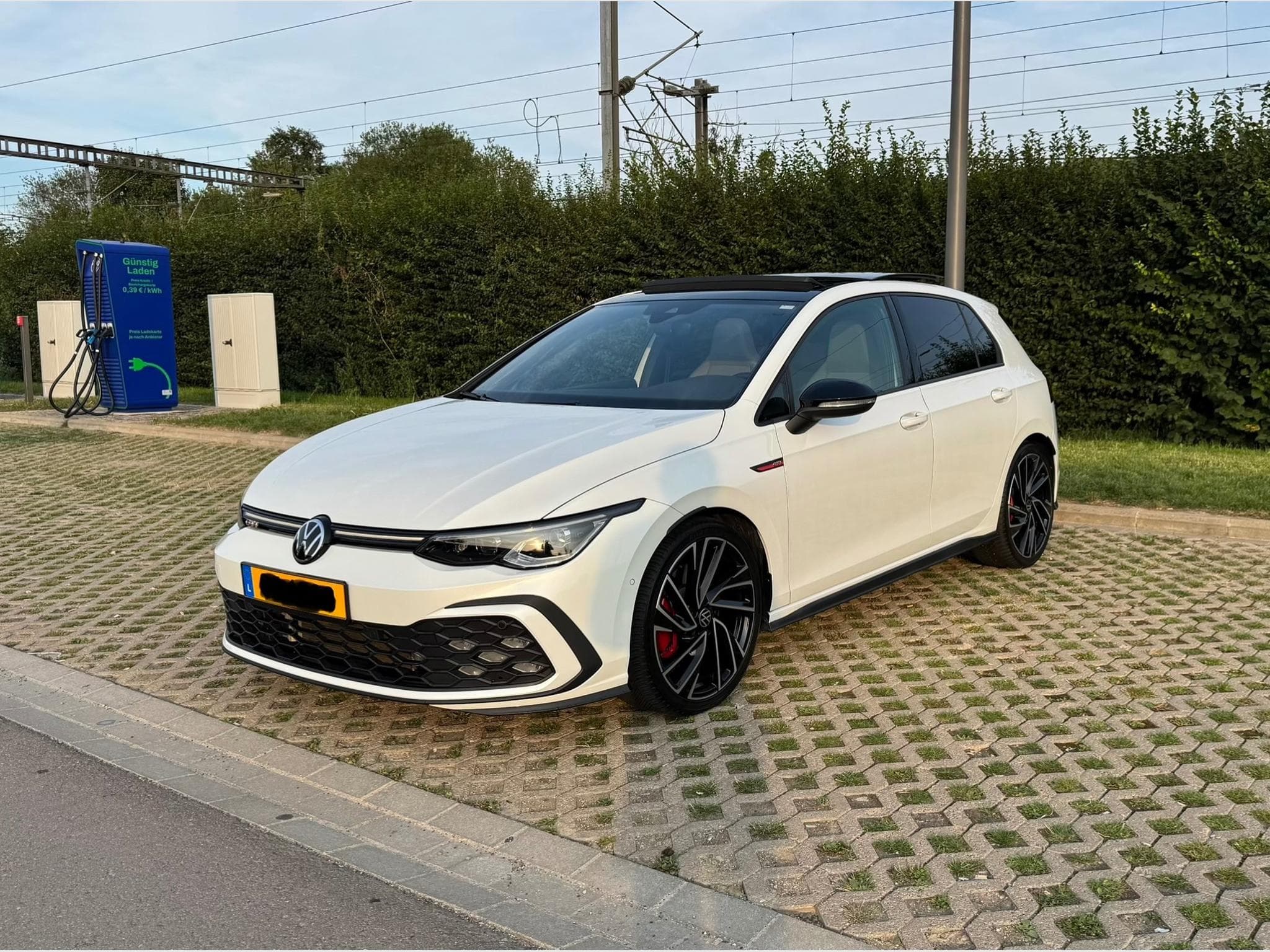 VW GTI GTI DSG 245 ch (2021) - Foto 5