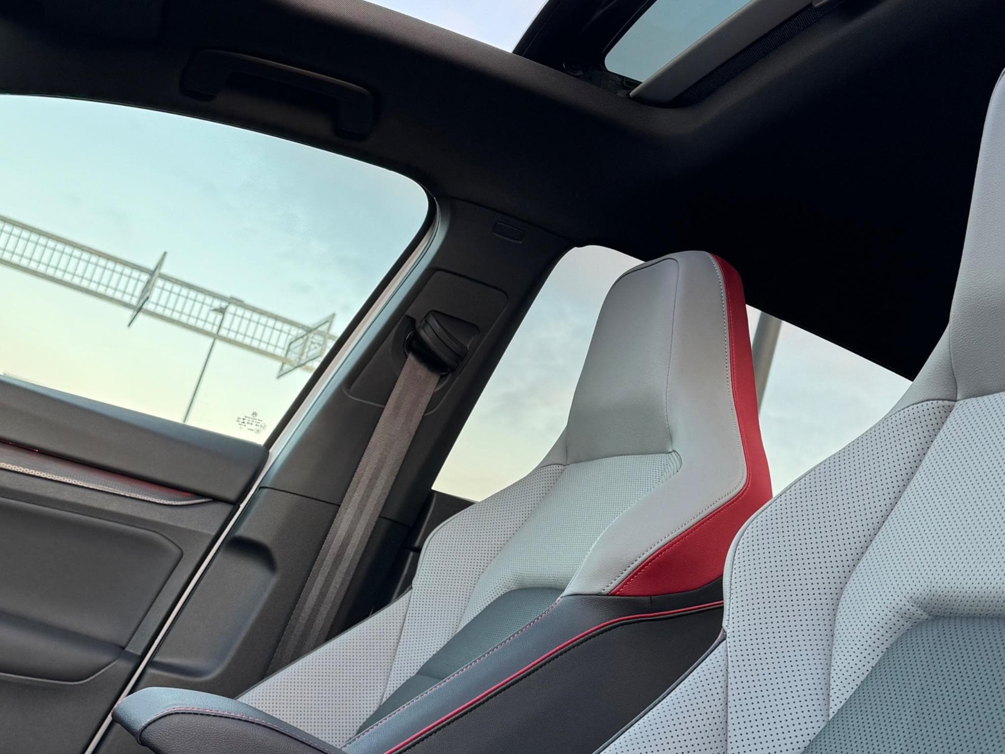 VW GTI GTI DSG 245 ch (2021) - Foto 11