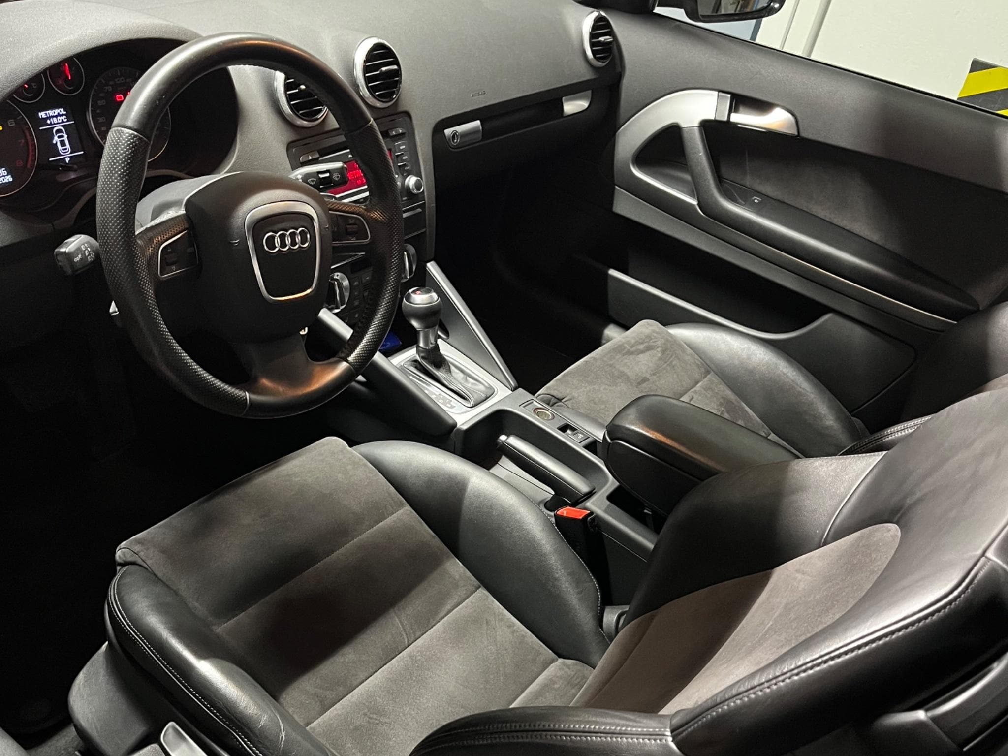 Audi A3 1.8 tfsi, 160 ch (2011) - Photo 7