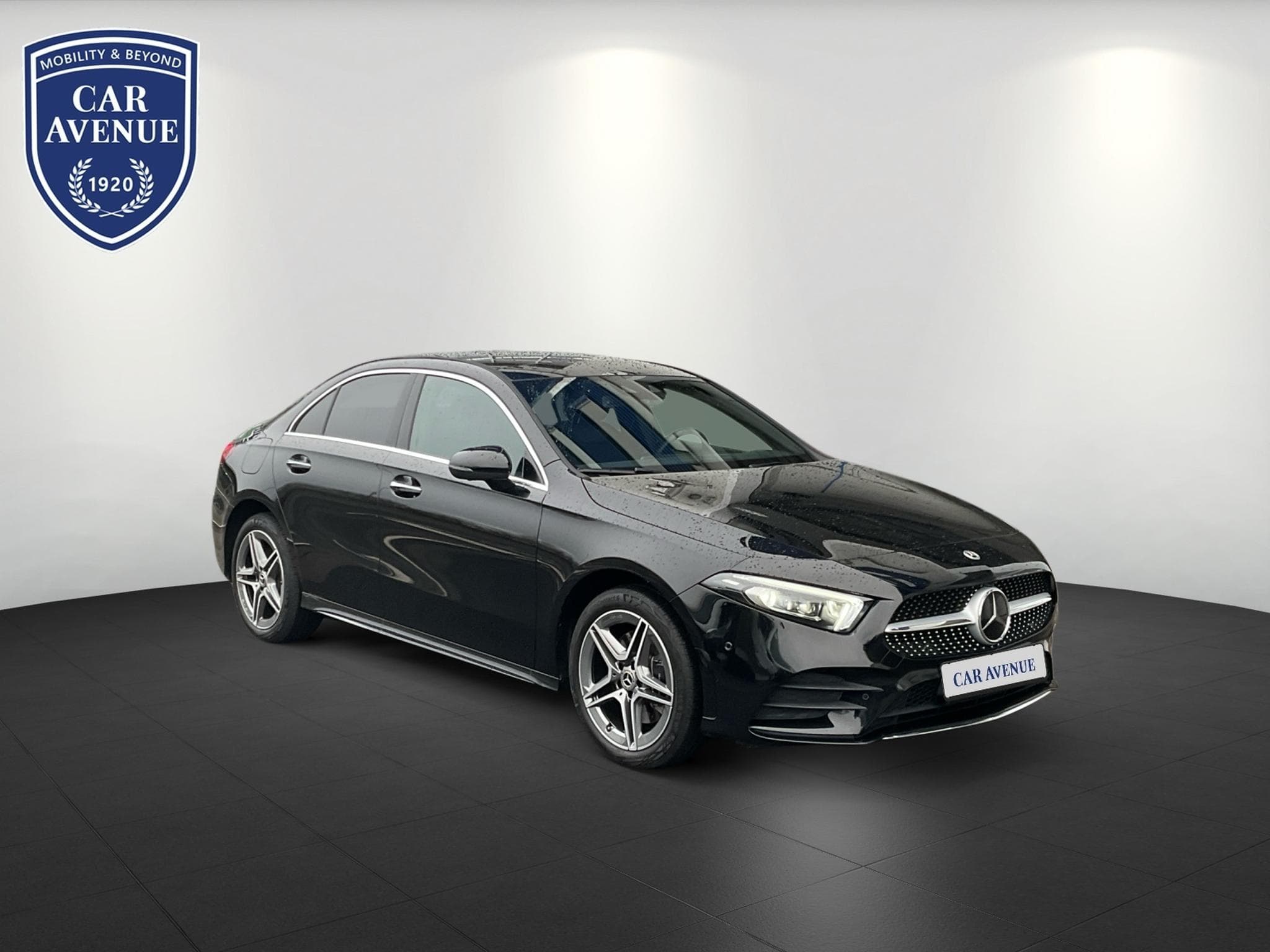 Mercedes A 250 e AMG Line e PlugIn Hybrid Pano 360 Kamera (2023) - Photo 2