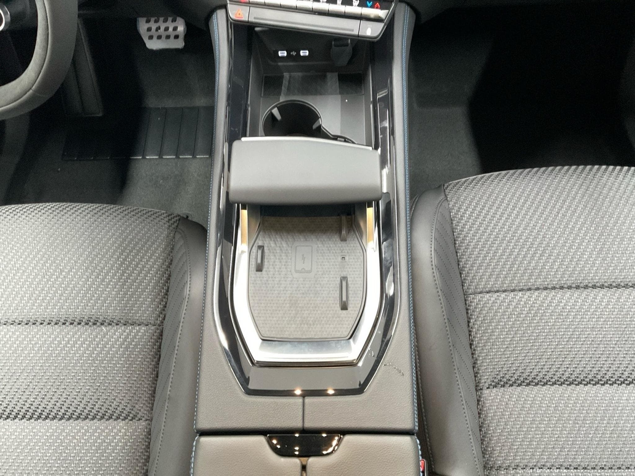 Renault Austral Esprit Alpine Full Hybrid E-Tech 200 ABS (2025) - Photo 10