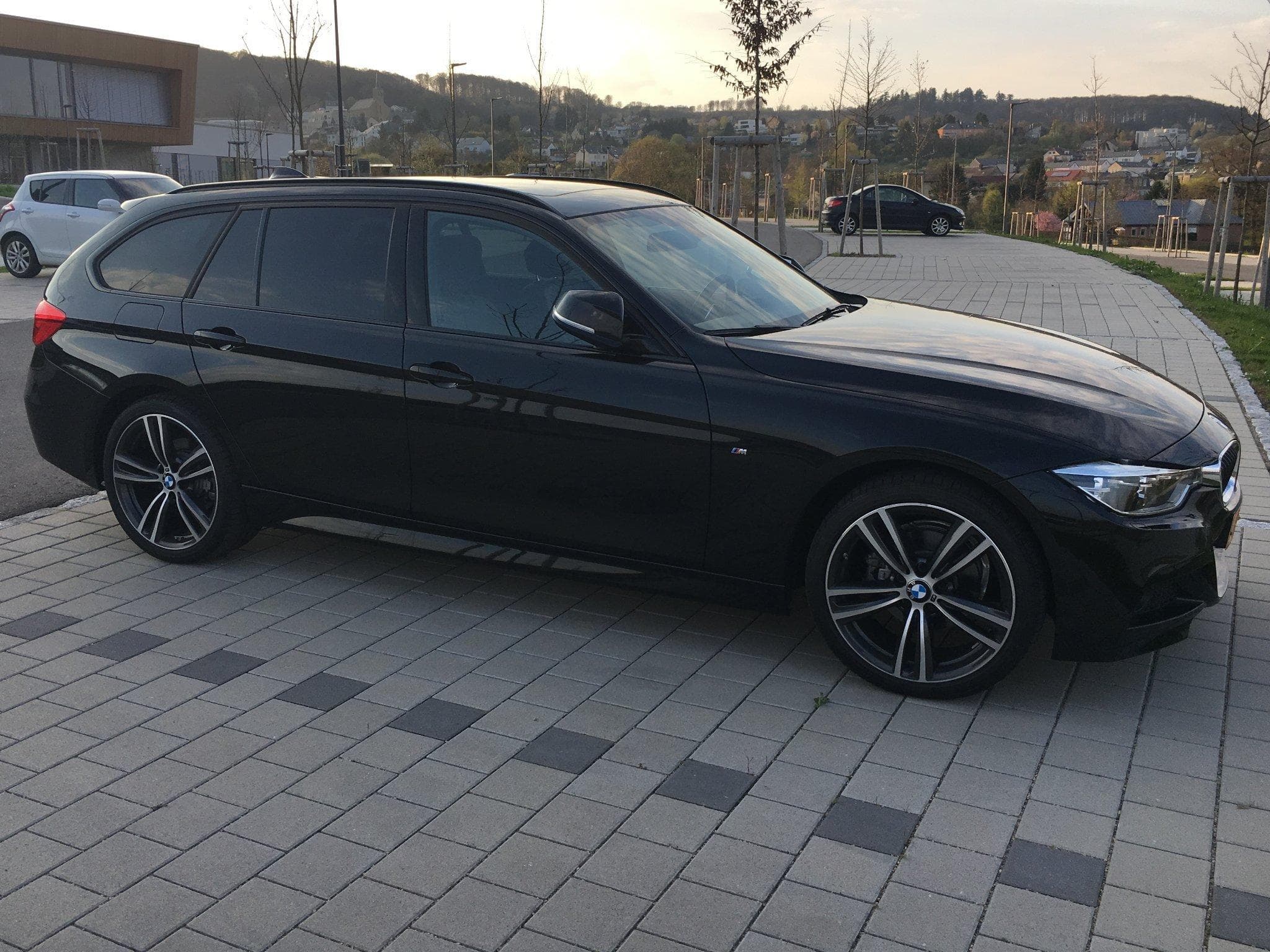BMW 320 320i Xdrive Pack M extérieur-volant M (2016) - Photo 1
