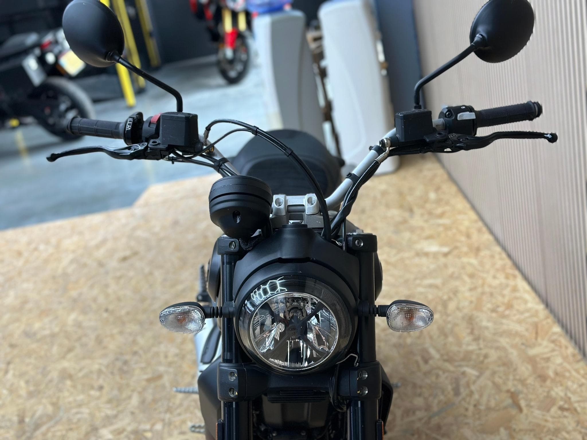 Ducati Scrambler 800 ICON DARK (2022) - Photo 3