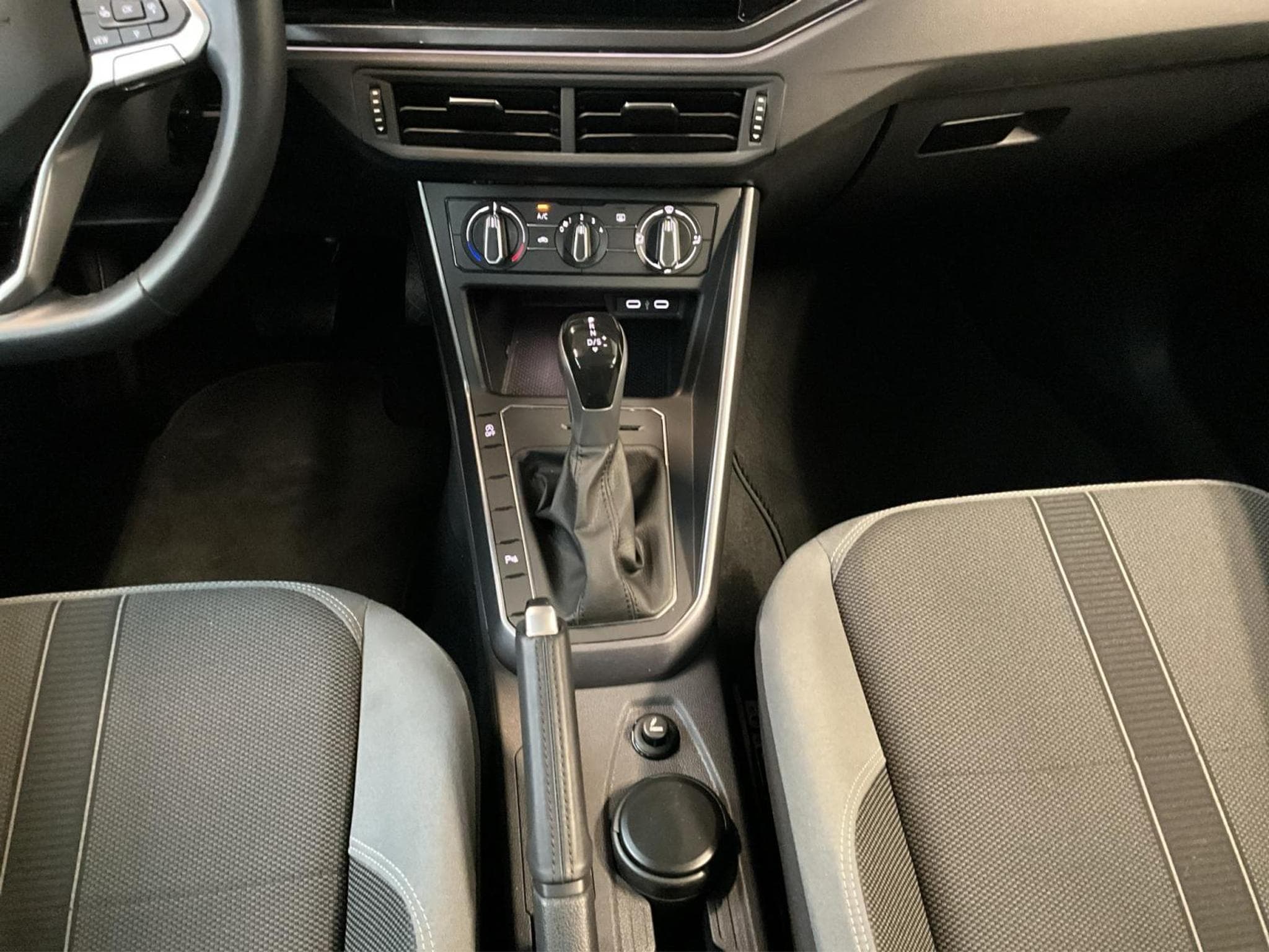 VW Polo Style+DSG+IQ-Drive+LED (2024) - Photo 12