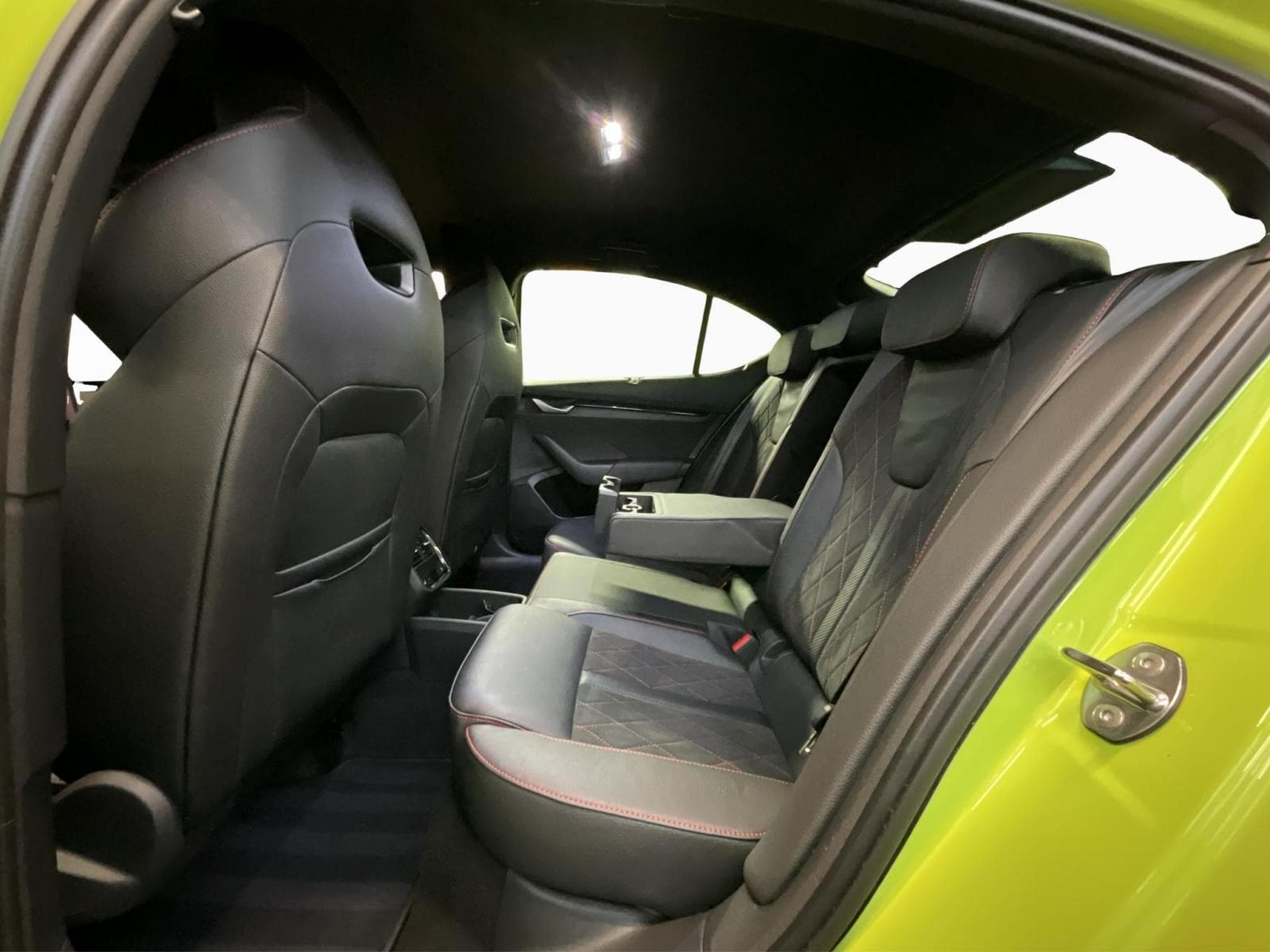 Skoda Octavia RS+DSG+AHK+LED+NAVI (2025) - Foto 15