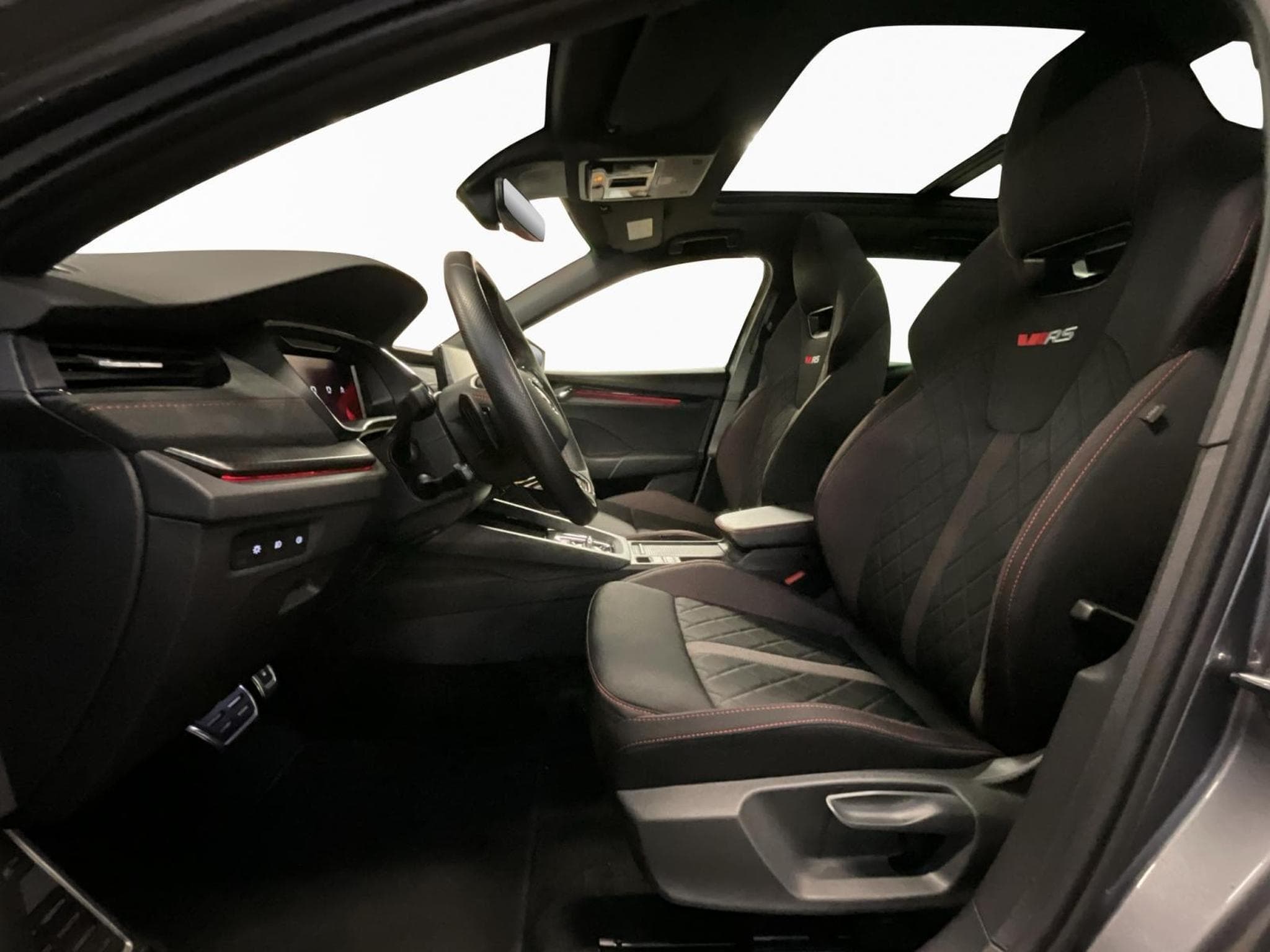 Skoda Octavia Combi+RS+DSG+Pano+AHK (2024) - Photo 9