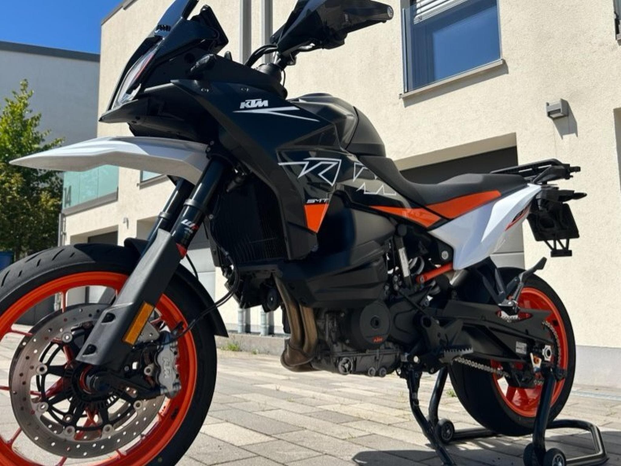 KTM SMT 890 (2023) - Photo 2