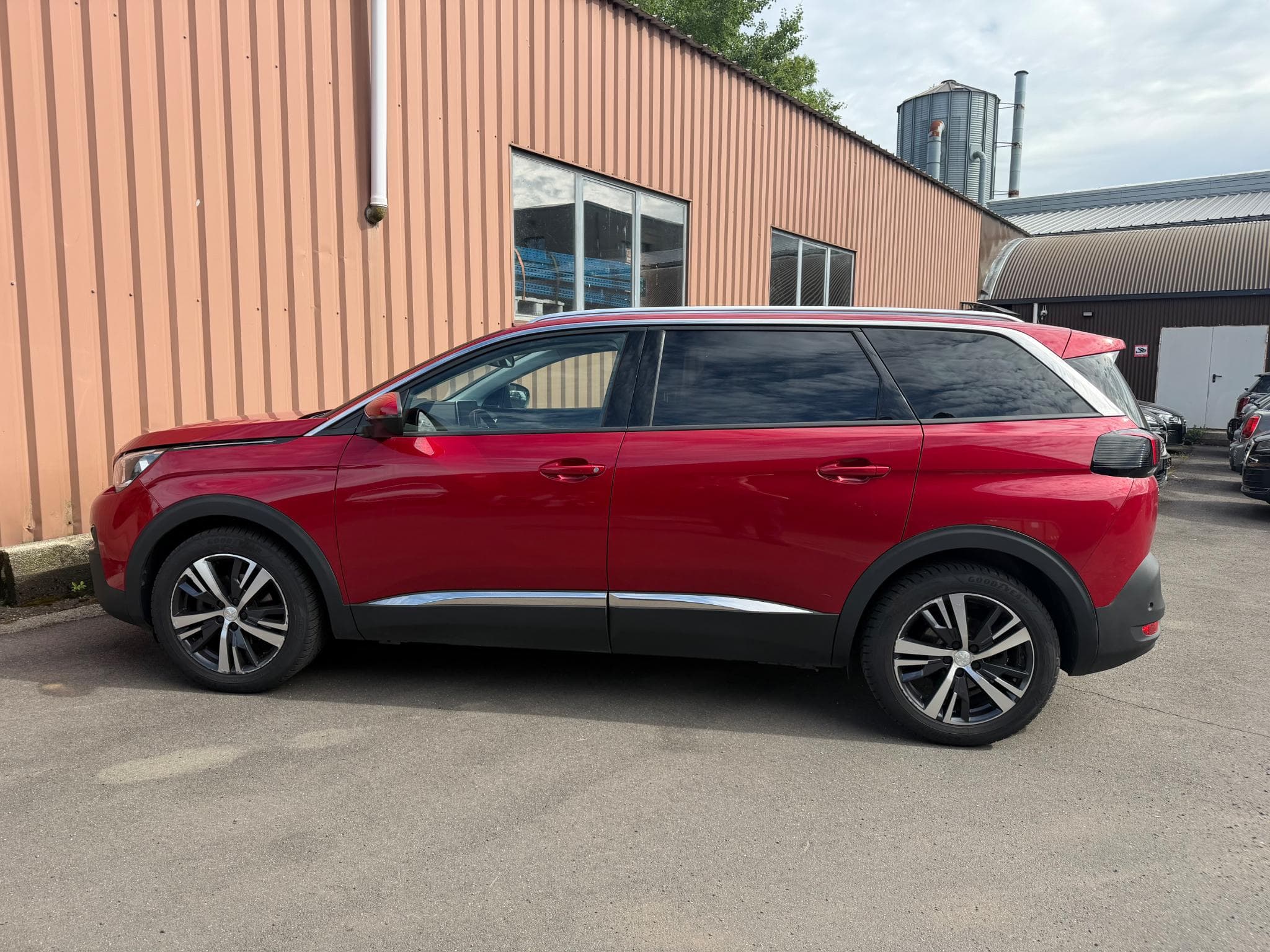 Peugeot 5008 1.5 HDI 130CH  EAT8 Allure 7 places (2020) - Photo 4