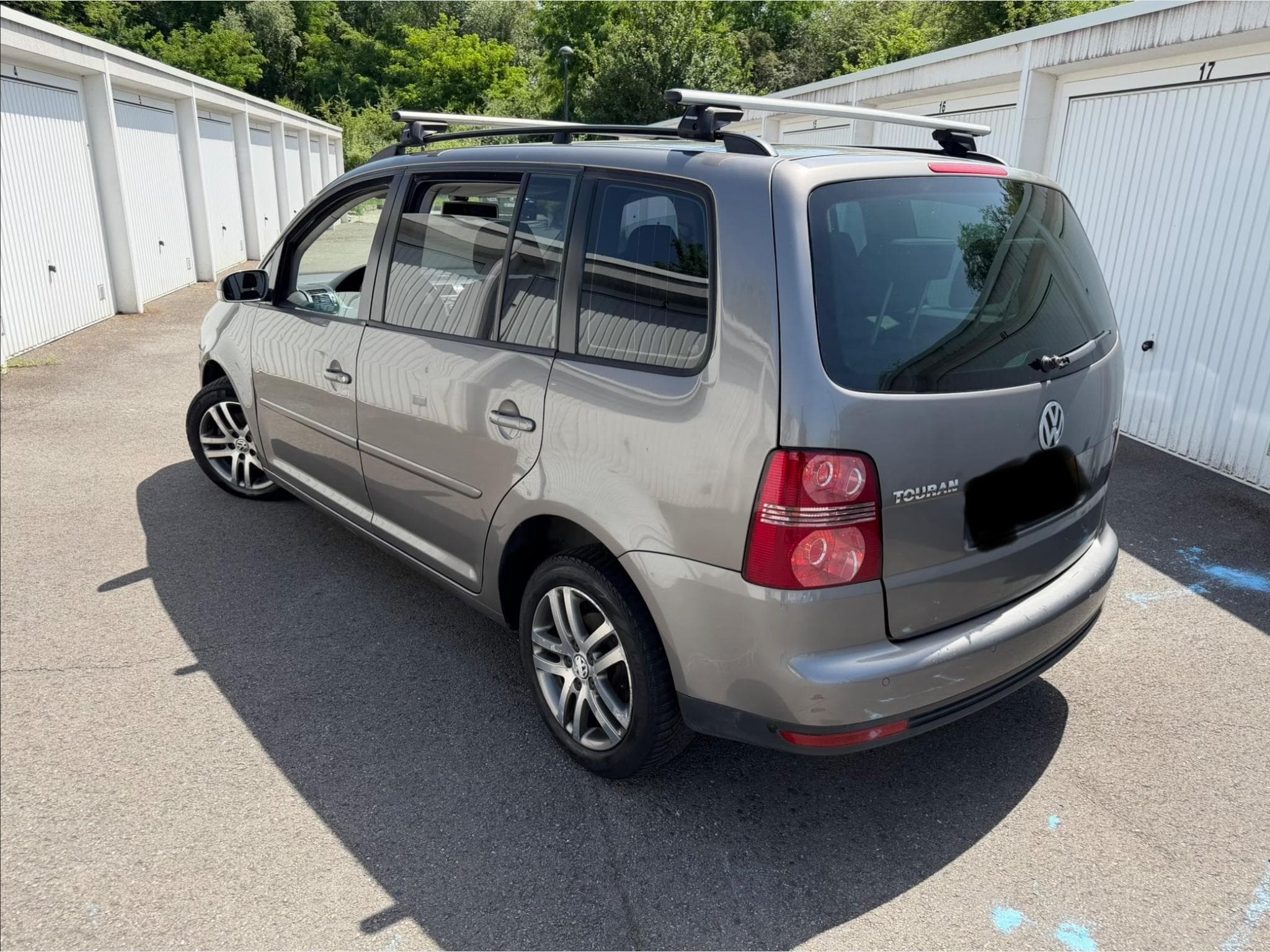 VW Touran (2008) - Photo 3