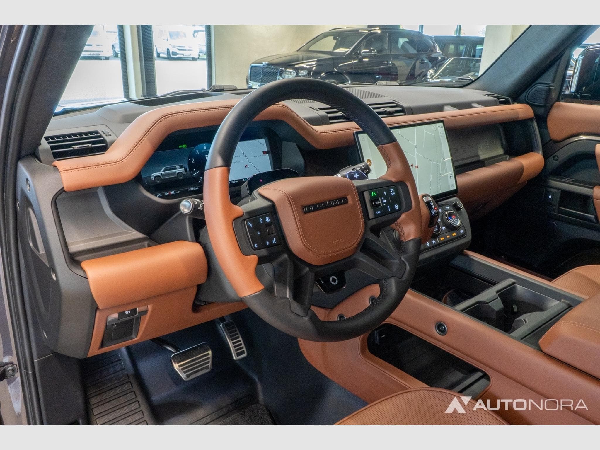 Land-Rover Defender P635 OCTA (2026) - Photo 13