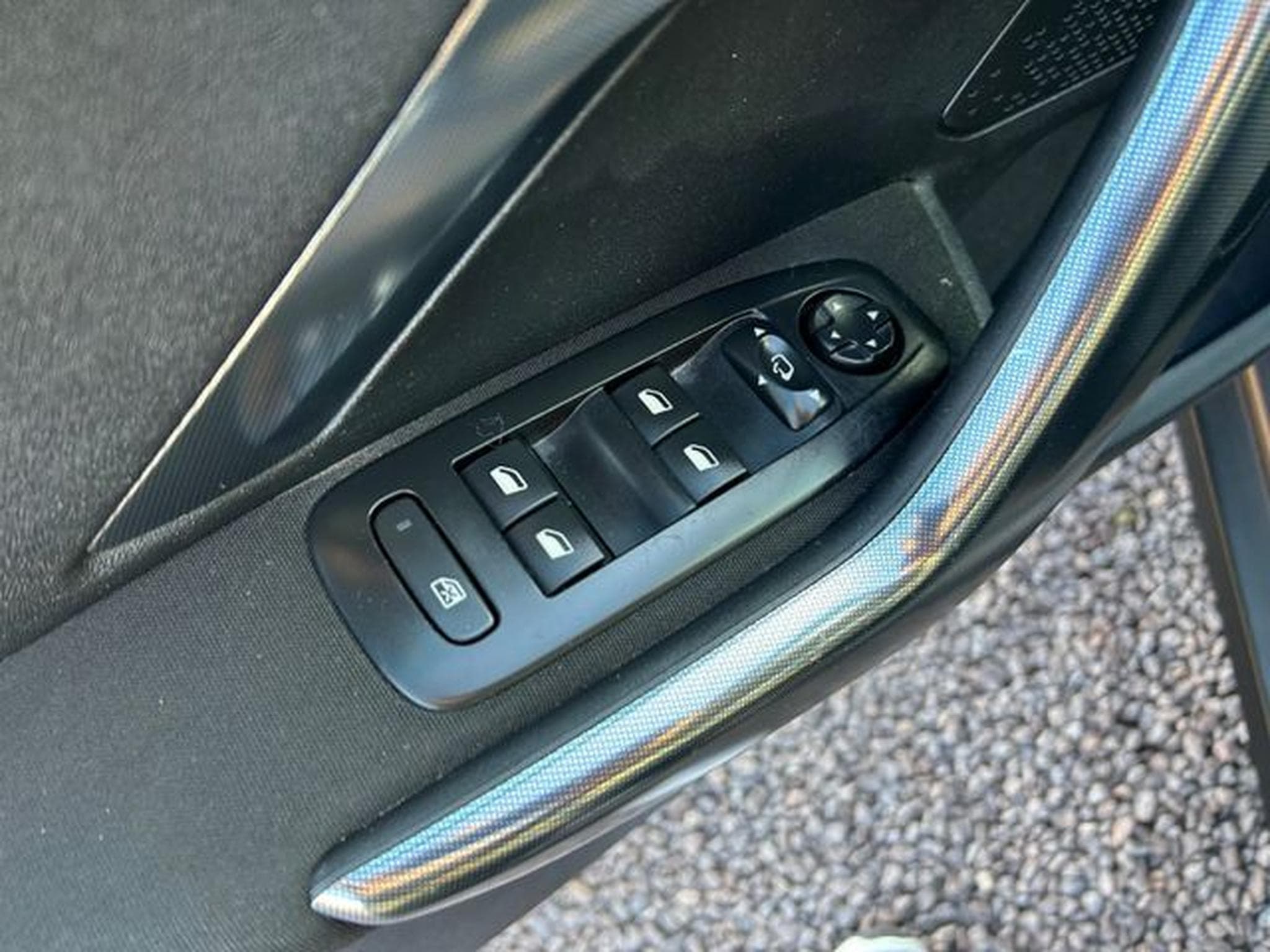 Peugeot 2008 2008 Allure *Navi*Teilleder*SHZ*LED*Euro6* (2016) - Photo 13