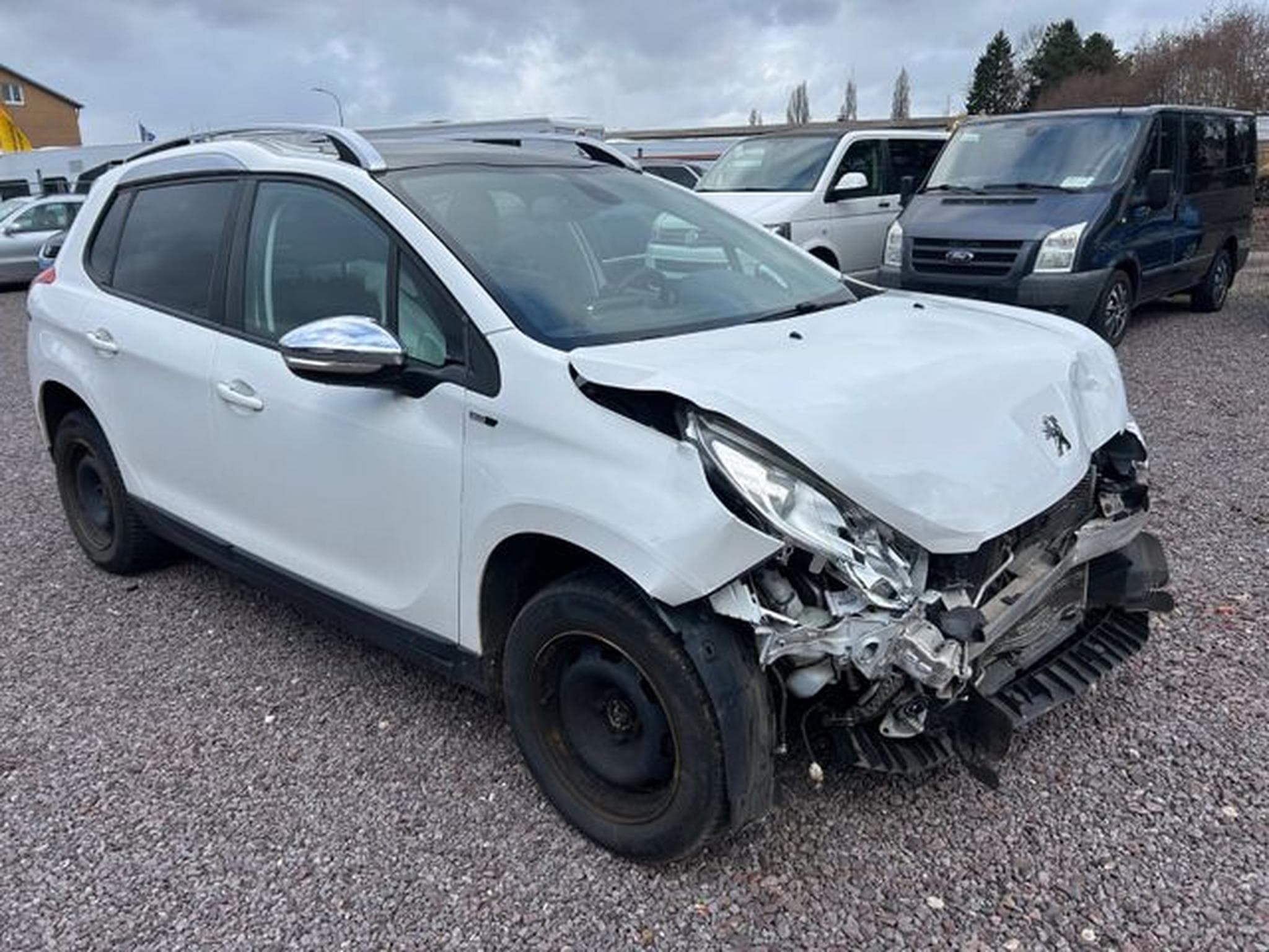Peugeot 2008 2008 Style *Unfall Frontschaden* (2015) - Photo 3