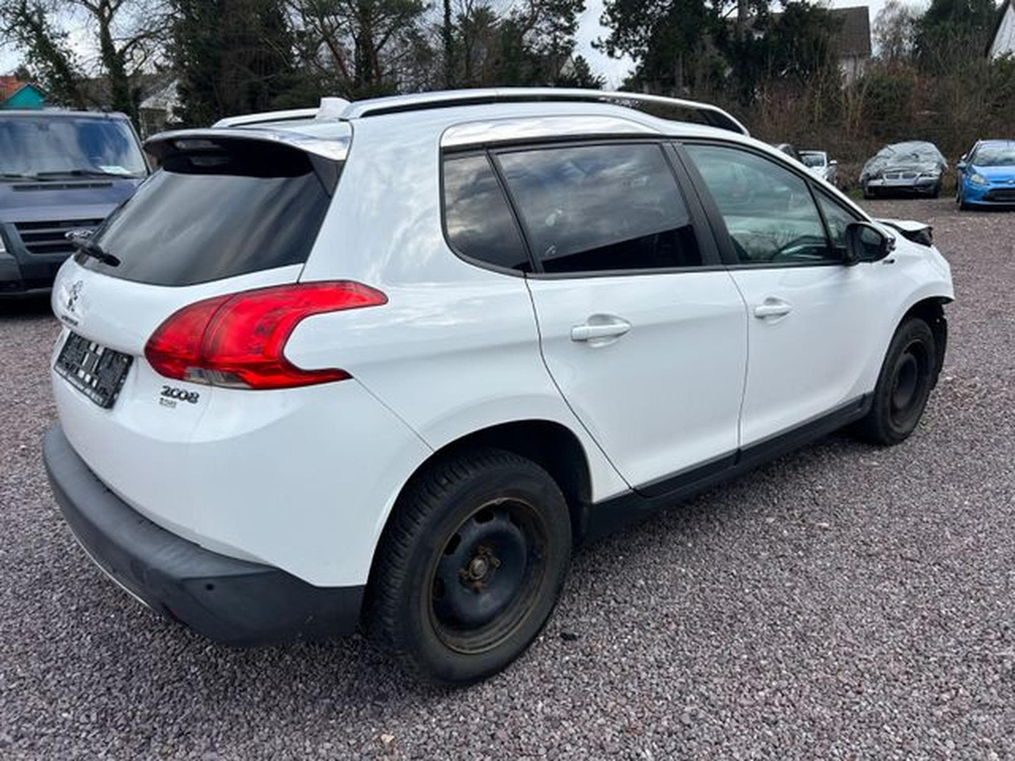 Peugeot 2008 2008 Style *Unfall Frontschaden* (2015) - Photo 4