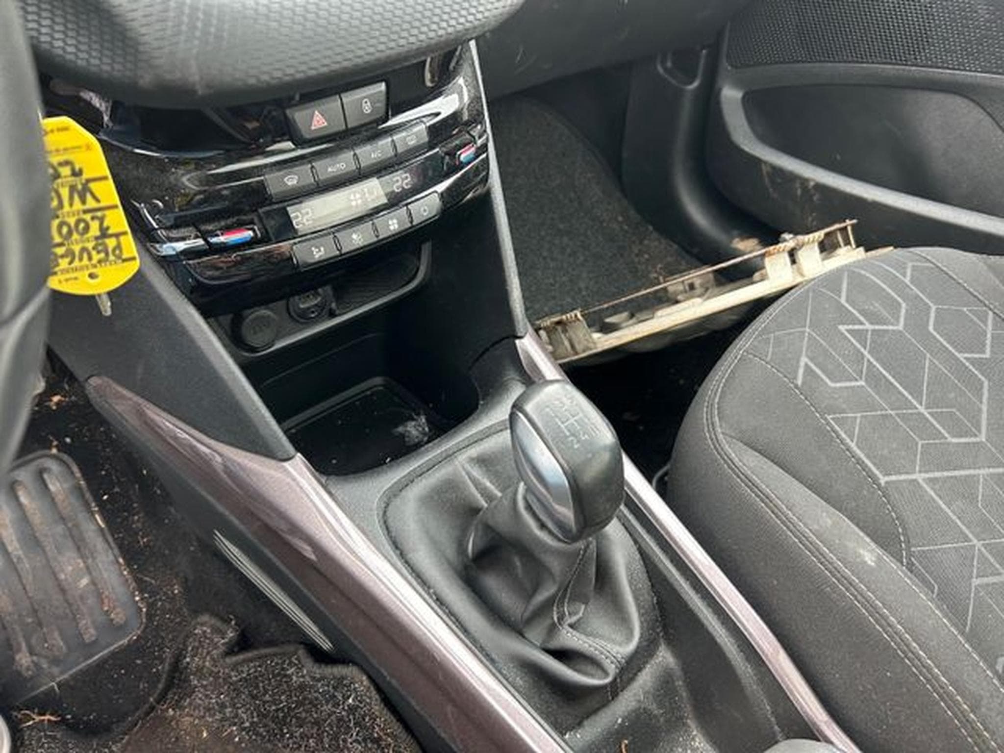 Peugeot 2008 2008 Style *Unfall Frontschaden* (2015) - Photo 9