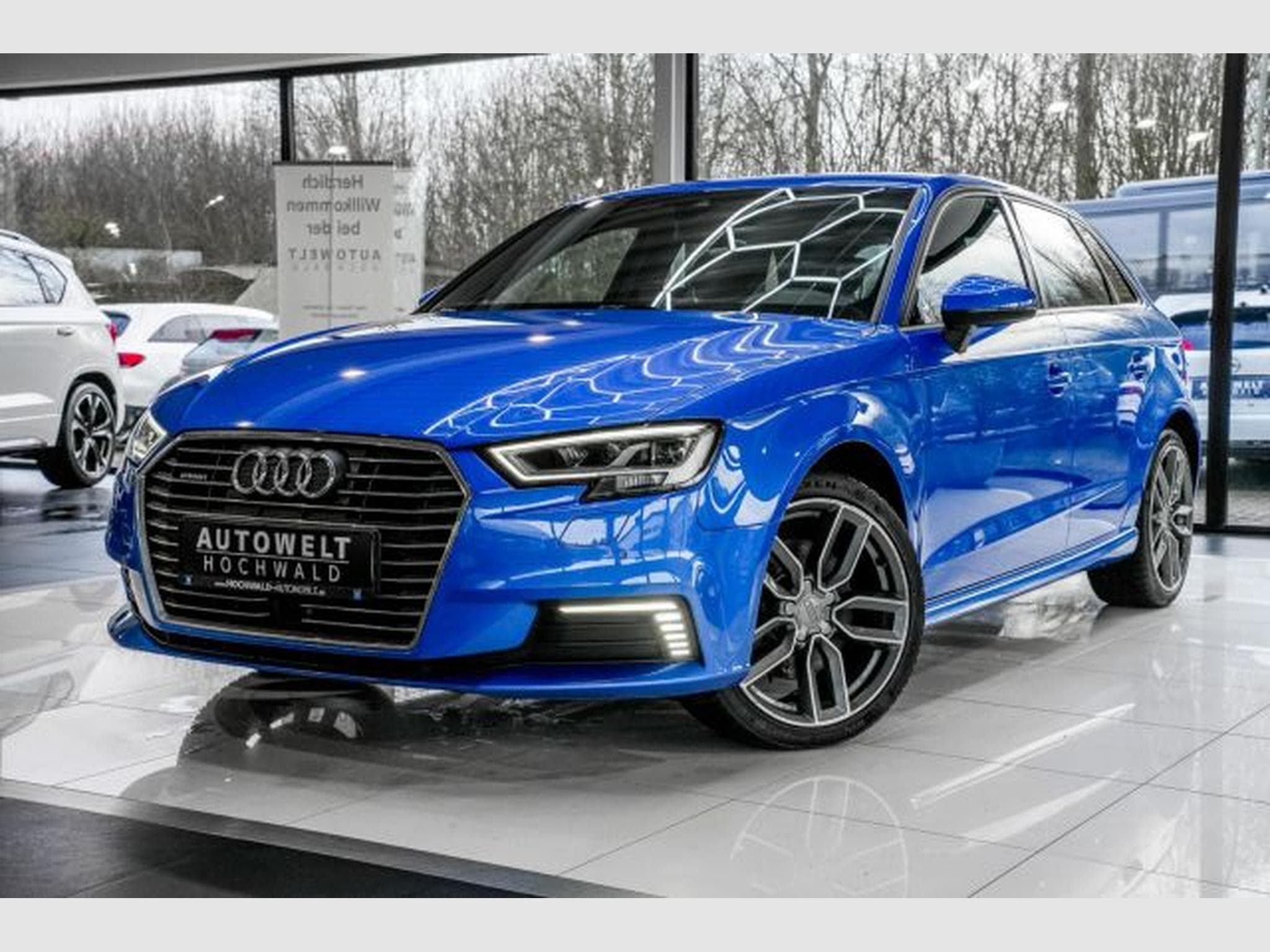 Audi A3 A3 Sportback 40 TFSI-e S-Line NAVI LED SHZ PDC (2020) - Photo 2