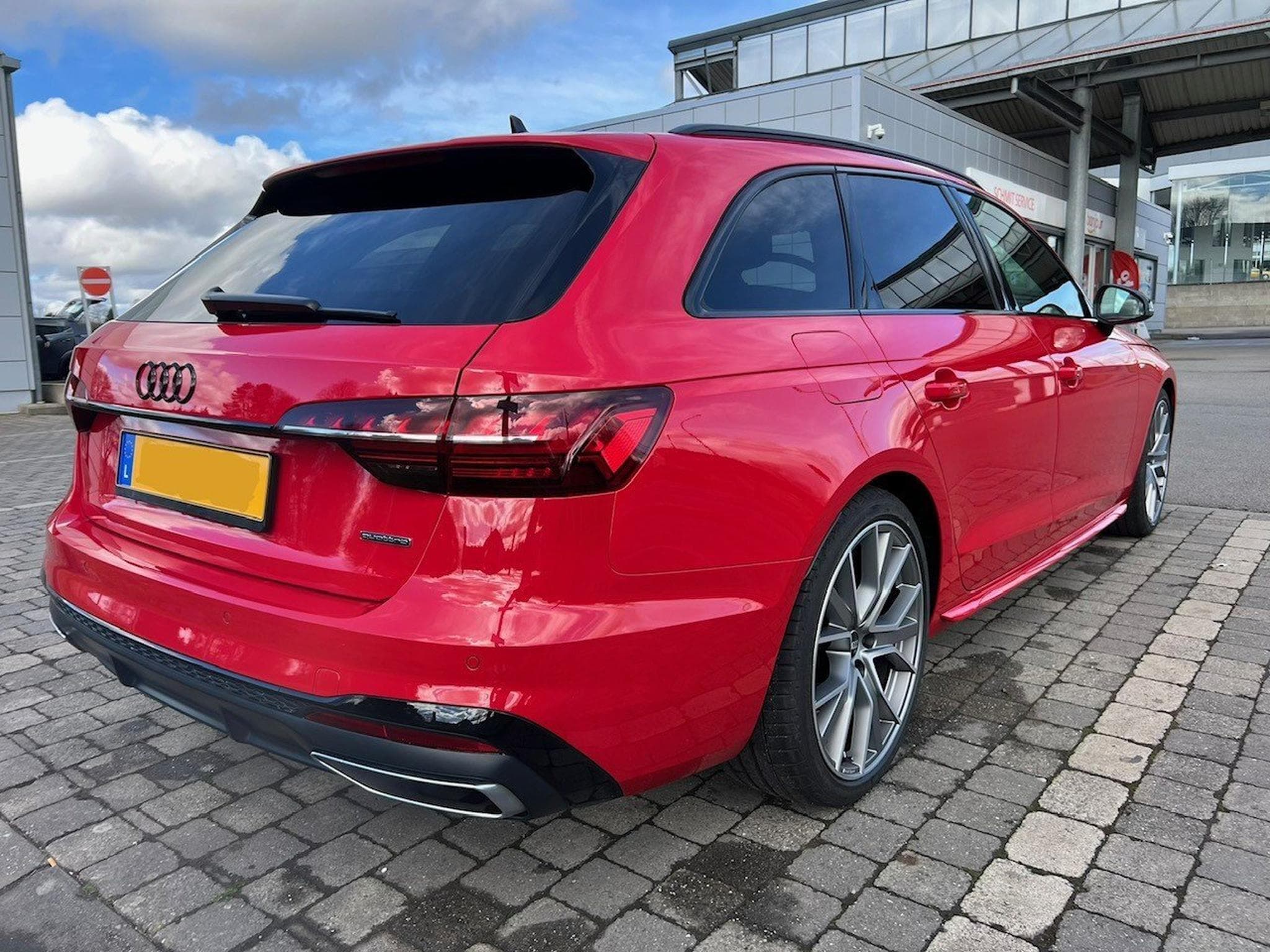 Audi A4 S-line (2021) - Photo 2