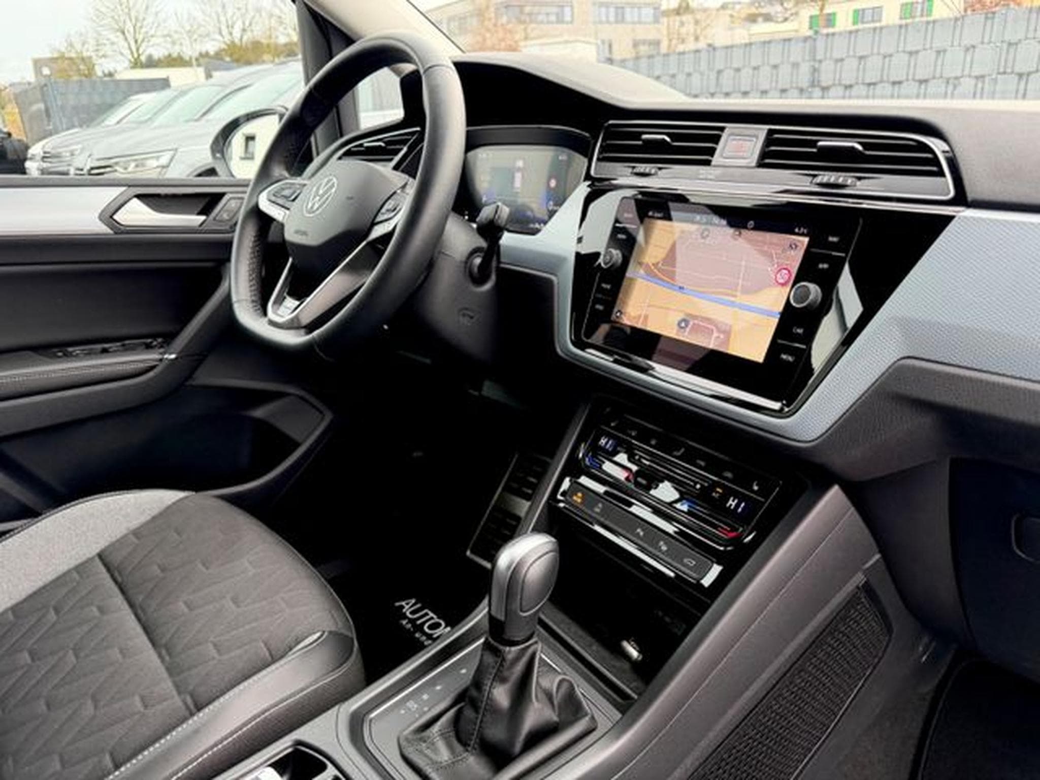 VW Touran Touran 2.0 TDI DSG /7.SITZER/LED/ACC/AHK/ (2025) - Foto 12