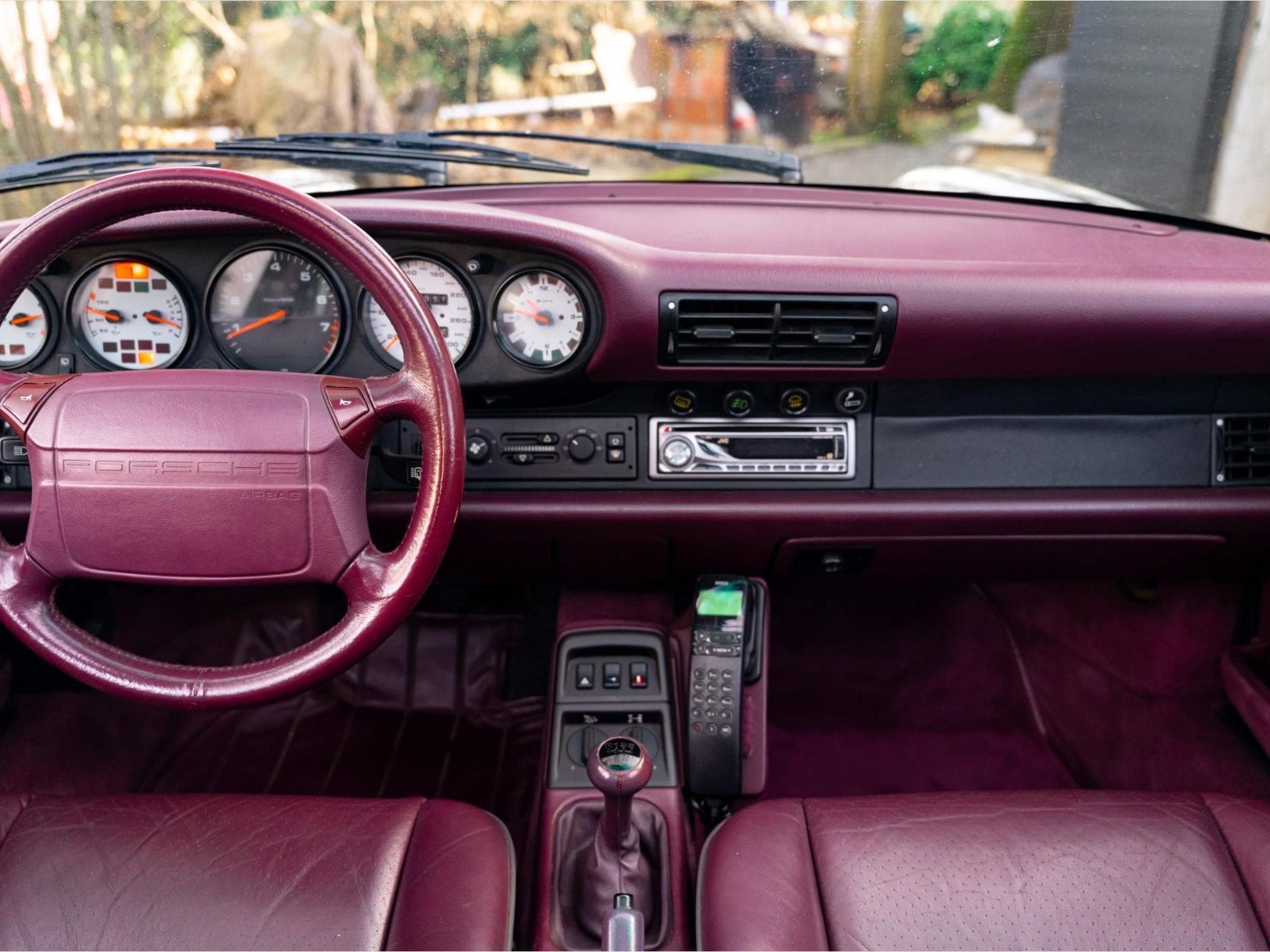 Porsche 911 964 Carrera 4 (1992) - Photo 2