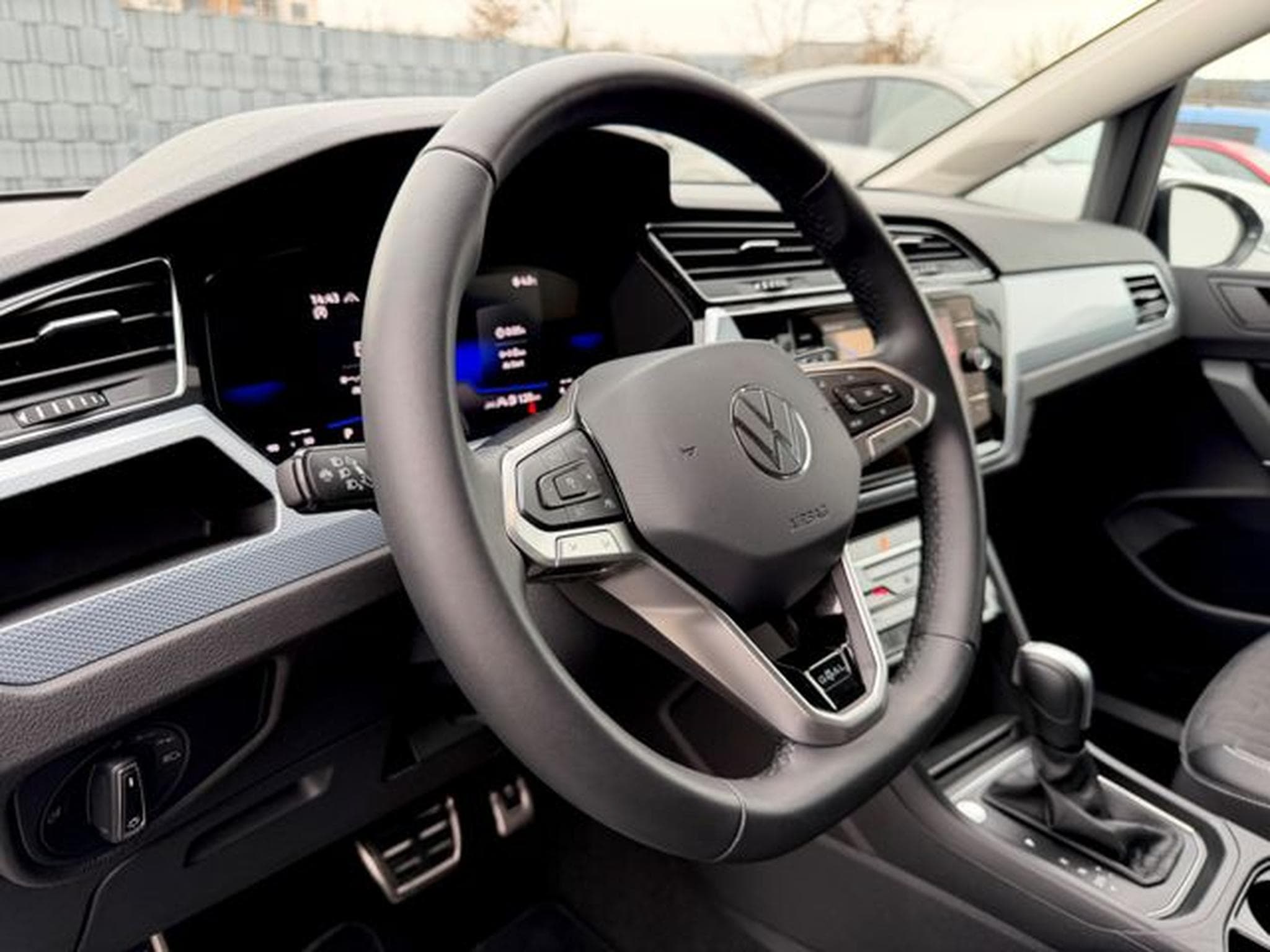 VW Touran Touran 2.0 TDI DSG /7.SITZER/LED/ACC/AHK/ (2025) - Foto 10