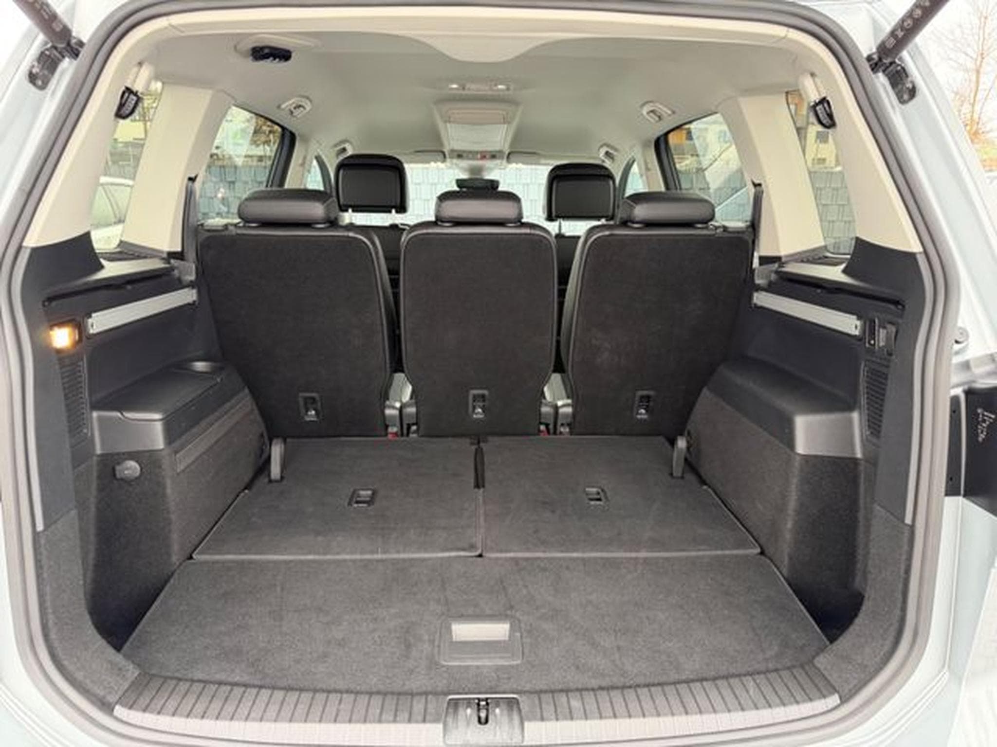 VW Touran Touran 2.0 TDI DSG /7.SITZER/LED/ACC/AHK/ (2025) - Foto 18