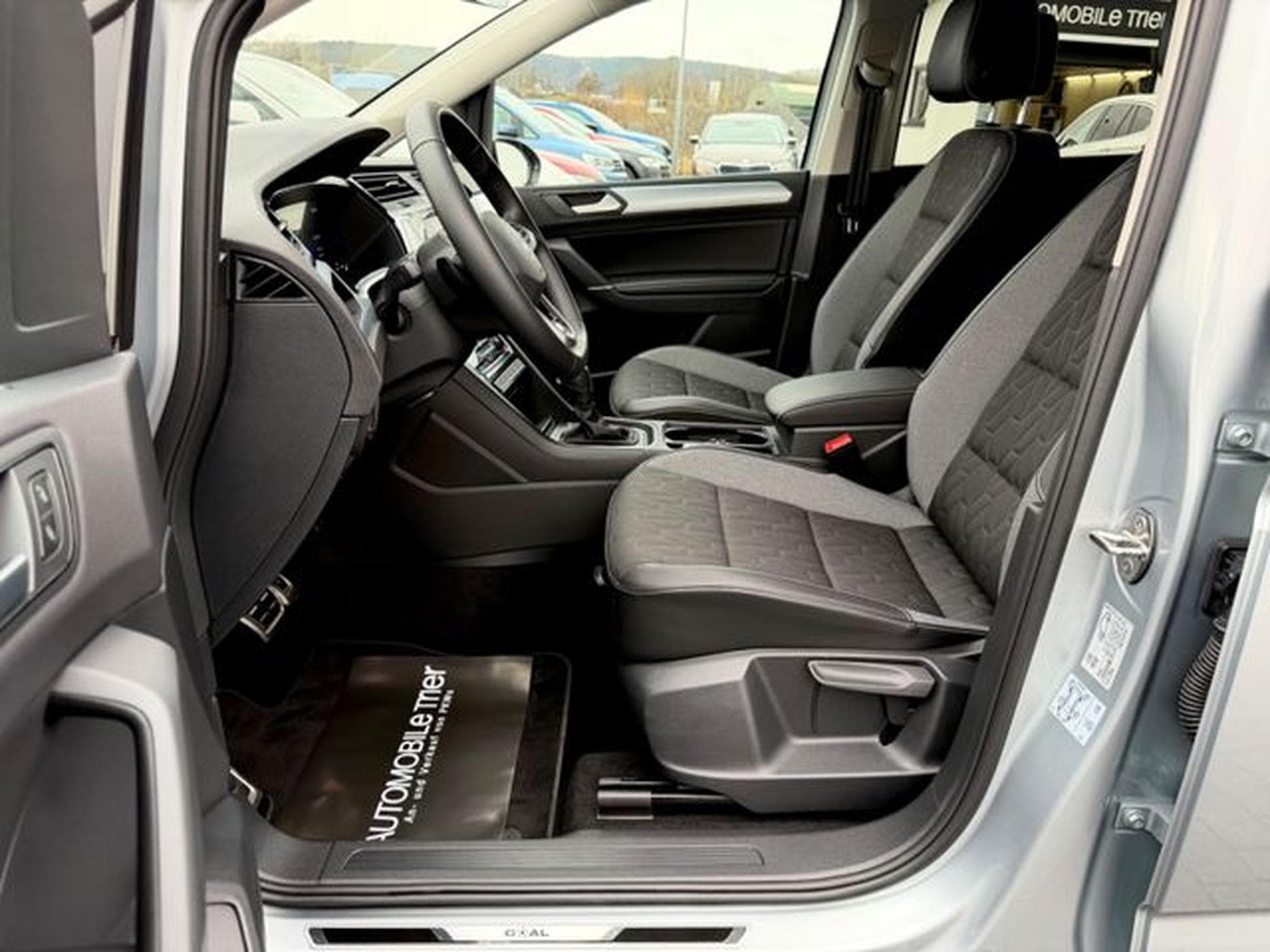 VW Touran Touran 2.0 TDI DSG /7.SITZER/LED/ACC/AHK/ (2025) - Foto 9