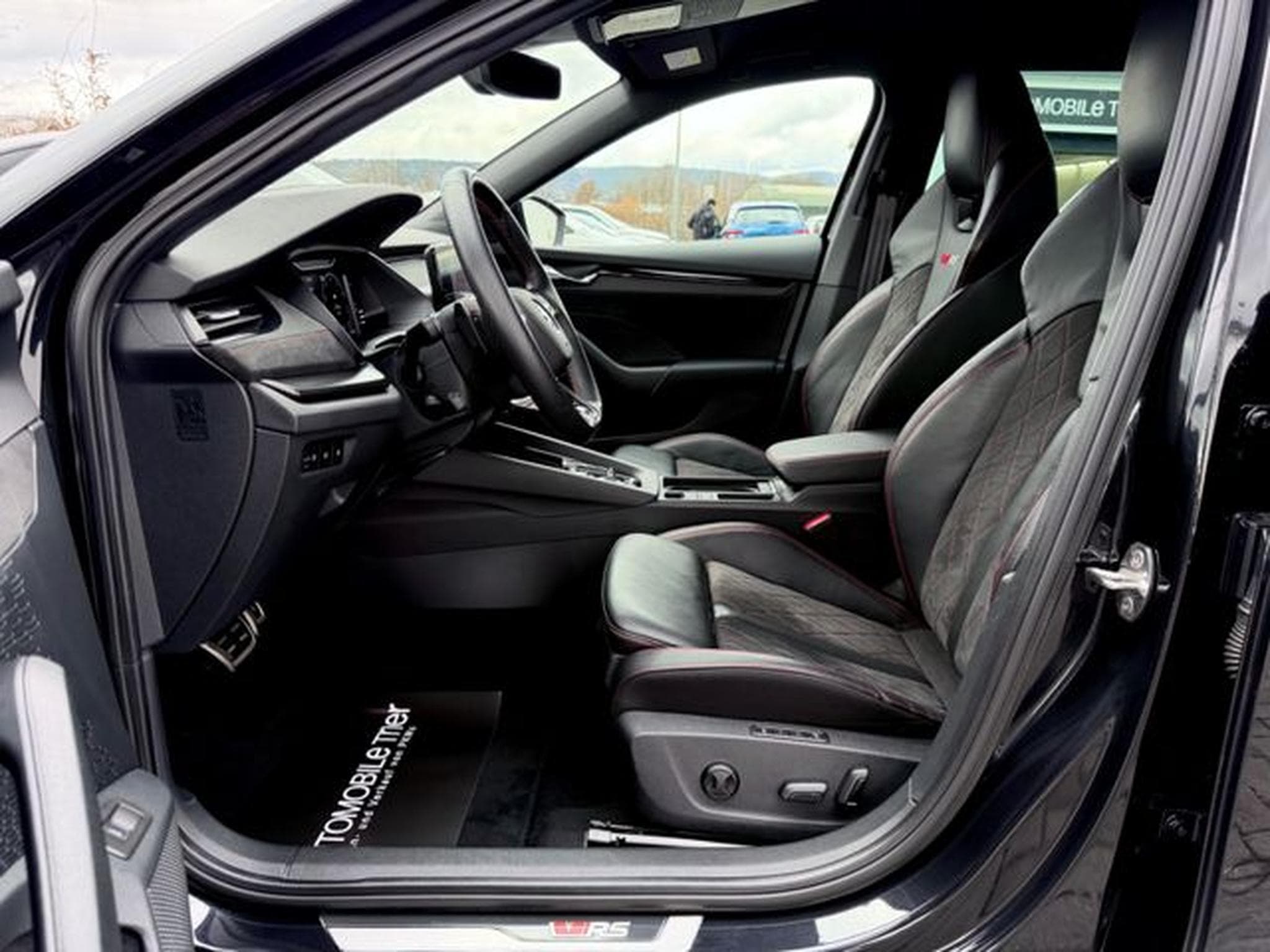 Skoda Octavia Octavia Combi RS 2.0 TDI DSG /LED/ACC/CAM/HUD/ (2022) - Photo 9