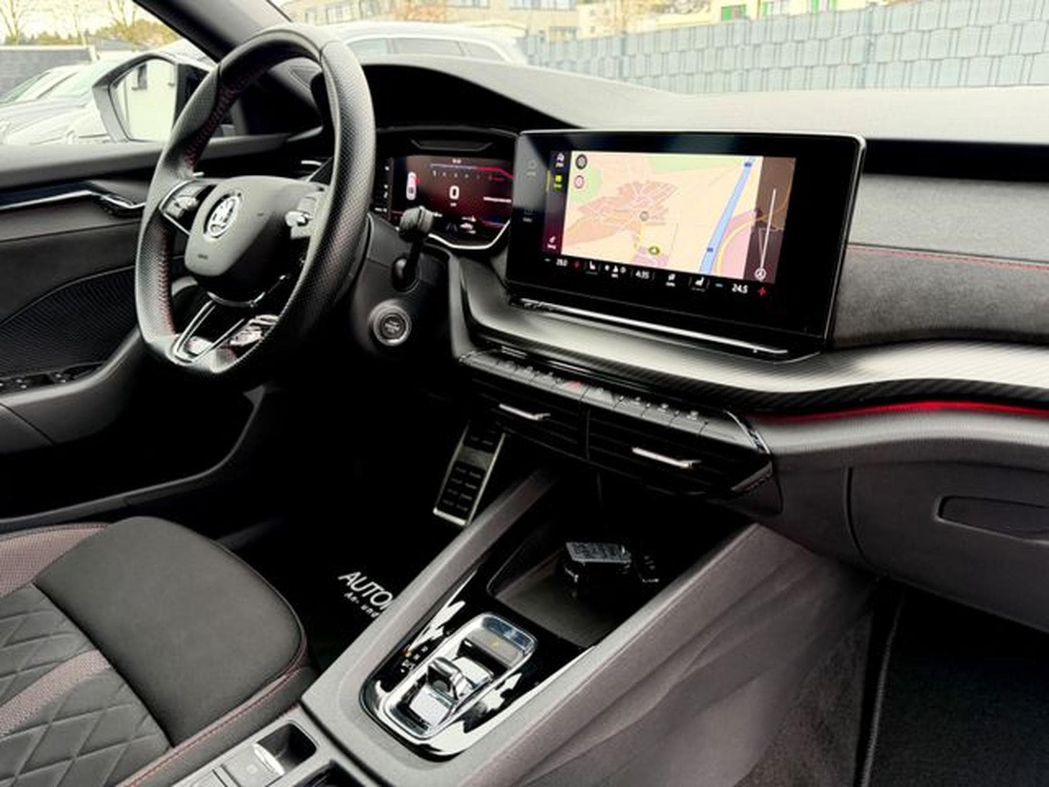 Skoda Octavia Octavia 2.0 TDI DSG RS /NAVI/LED/ACC/1.HAND/ (2022) - Photo 12