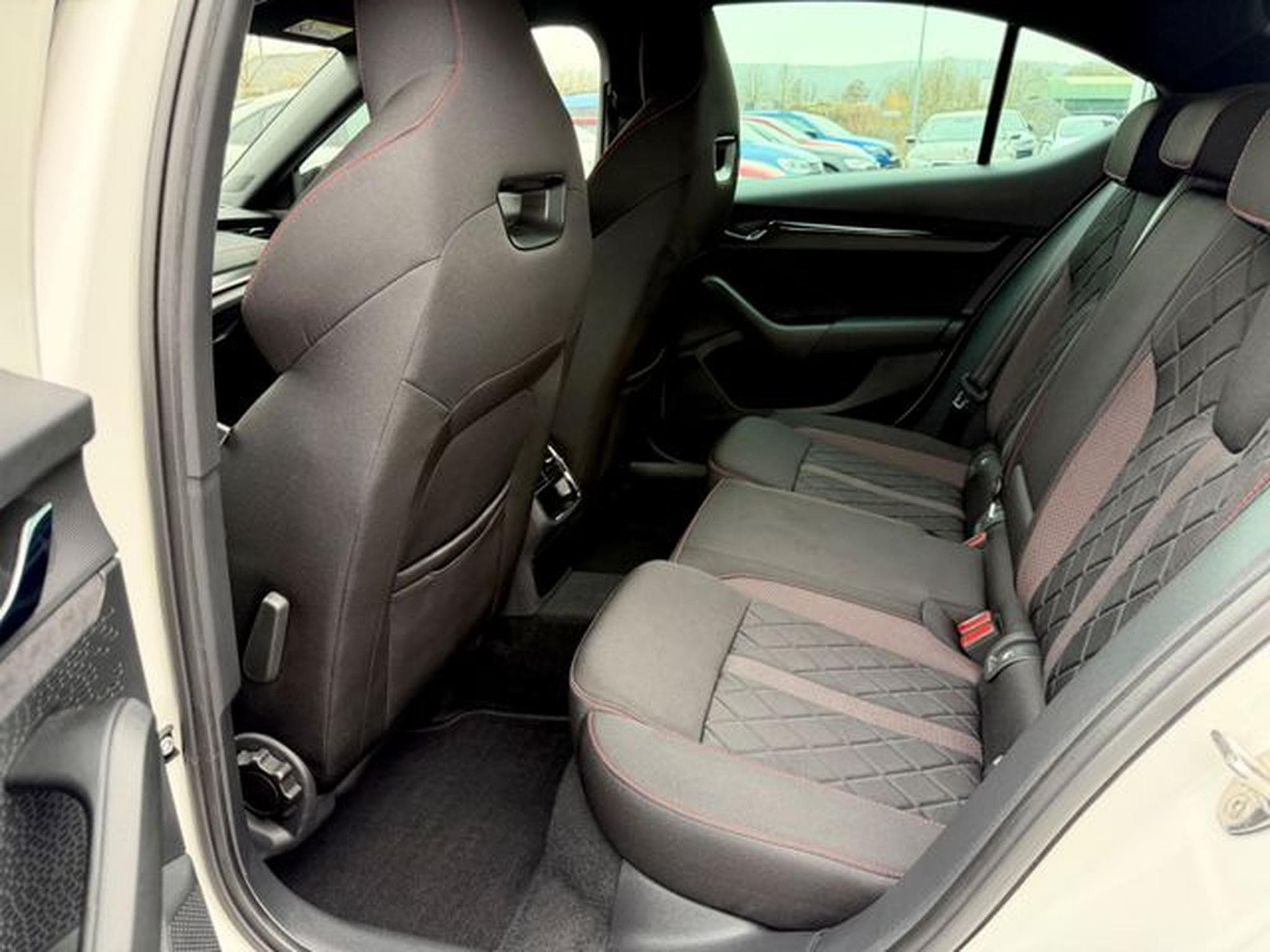 Skoda Octavia Octavia 2.0 TDI DSG RS /NAVI/LED/ACC/1.HAND/ (2022) - Photo 14