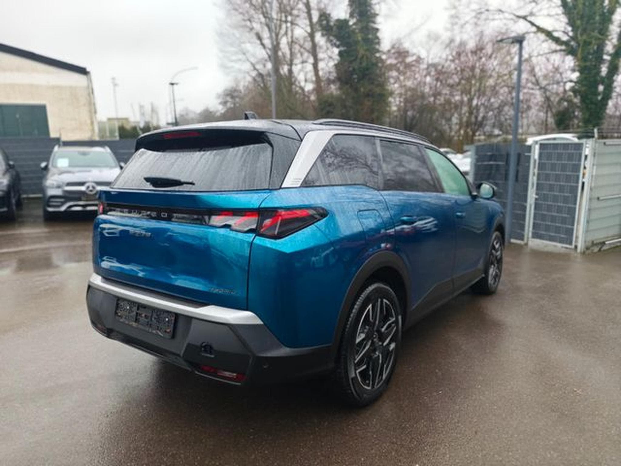 Peugeot 5008 5008 HYBRID 136 GT*AUT*7 SITZE*VOLL-LED*ASSIST* (2025) - Foto 6