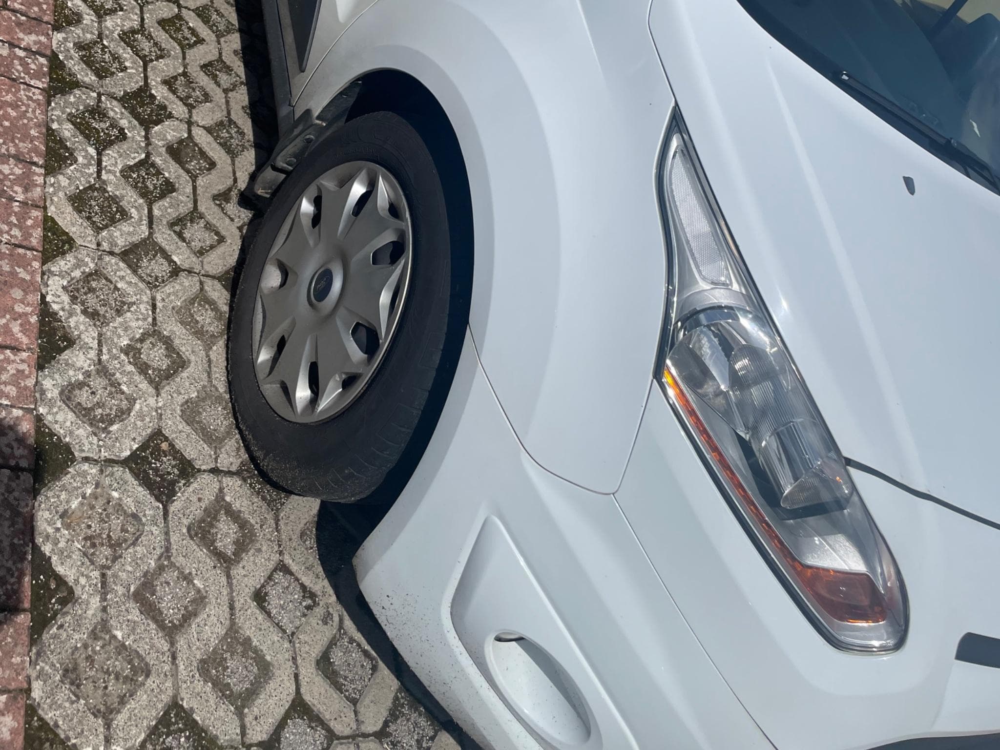 Ford Tourneo Connect (2014) - Photo 1