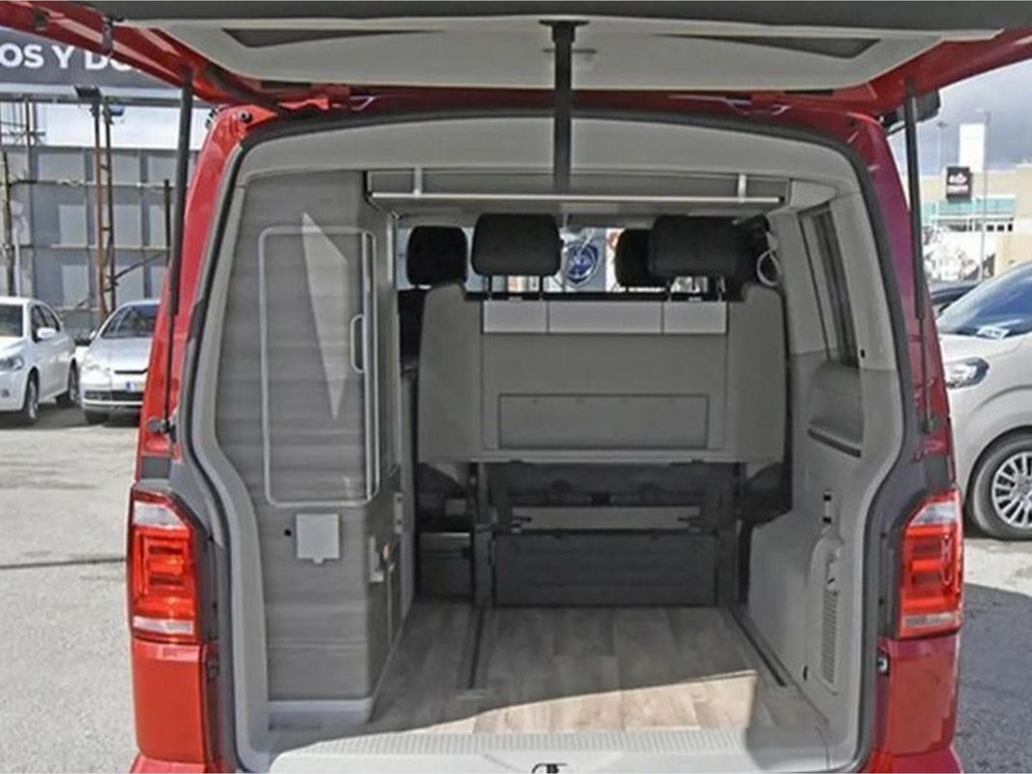 VW California Batalla Corta 2.0 TDI BMT (2017) - Photo 2