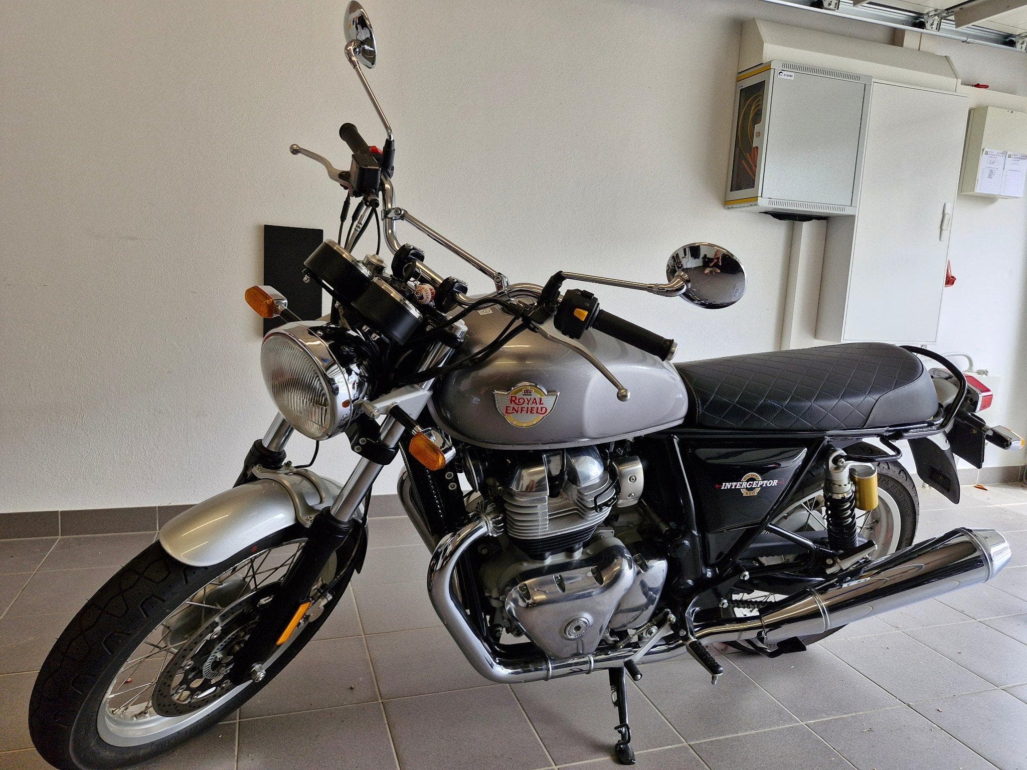 Royal Enfield Interceptor (2022) - Photo 1
