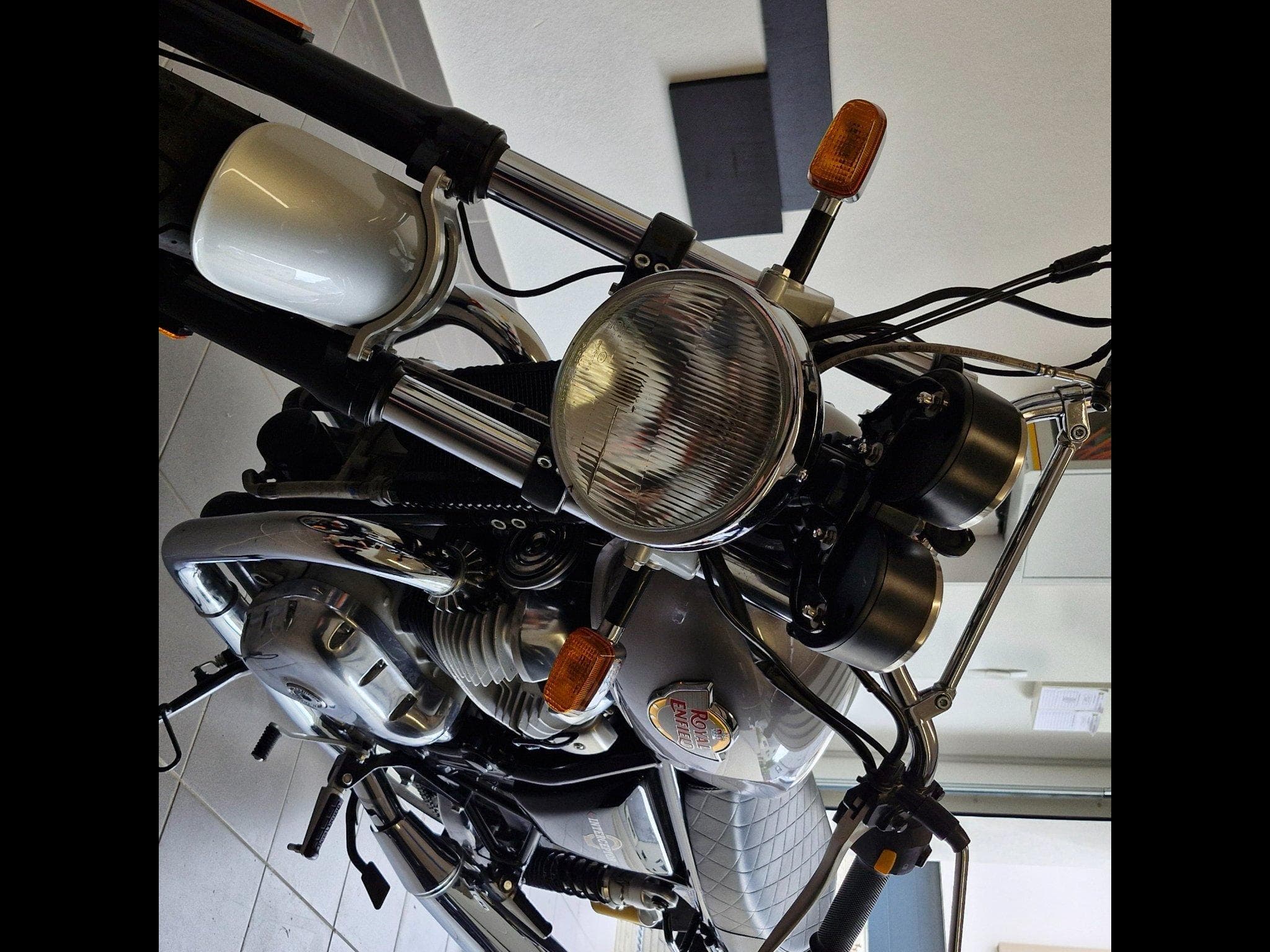 Royal Enfield Interceptor (2022) - Photo 2