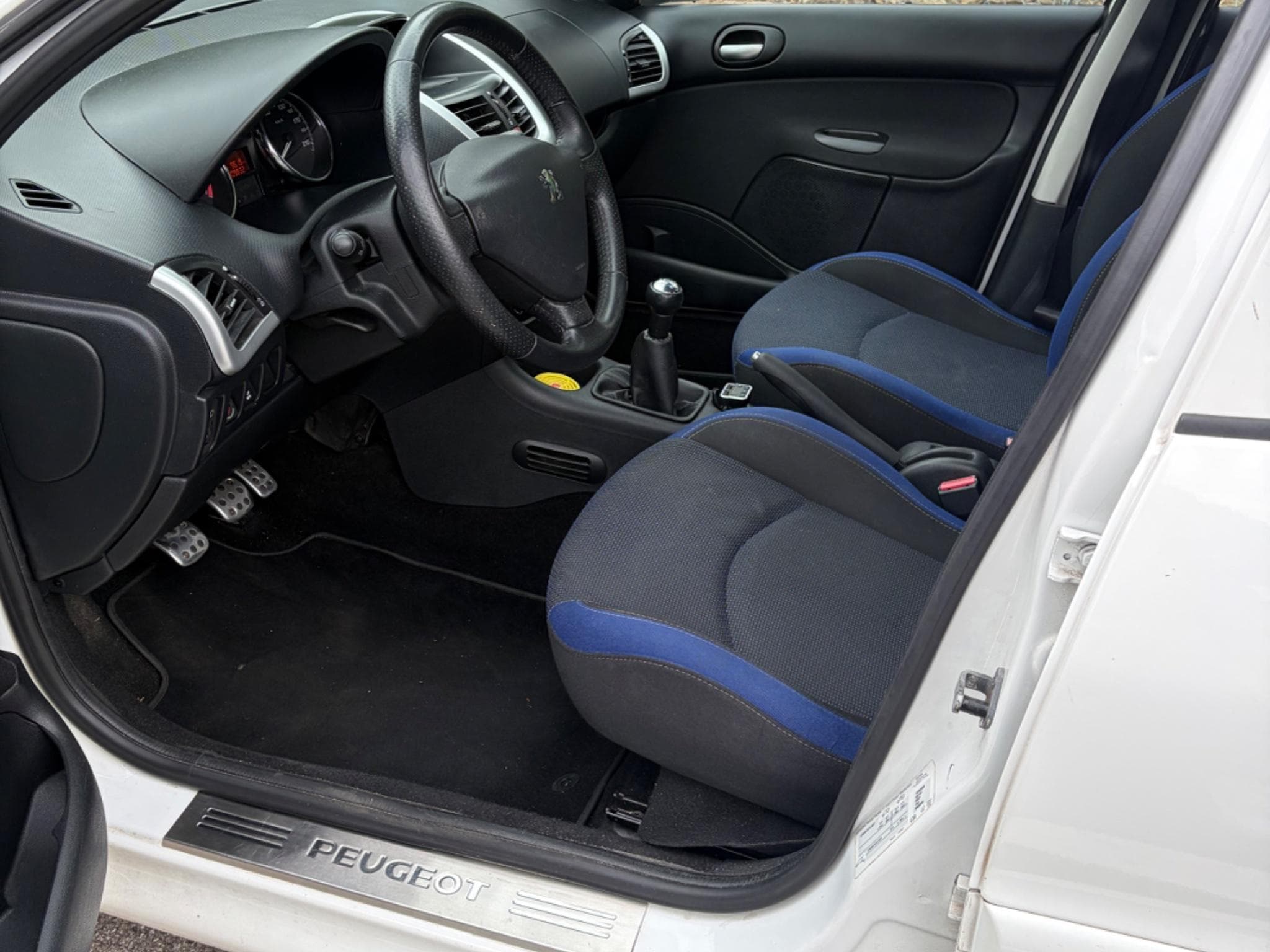 Peugeot 206+ Sportium (2012) - Photo 5