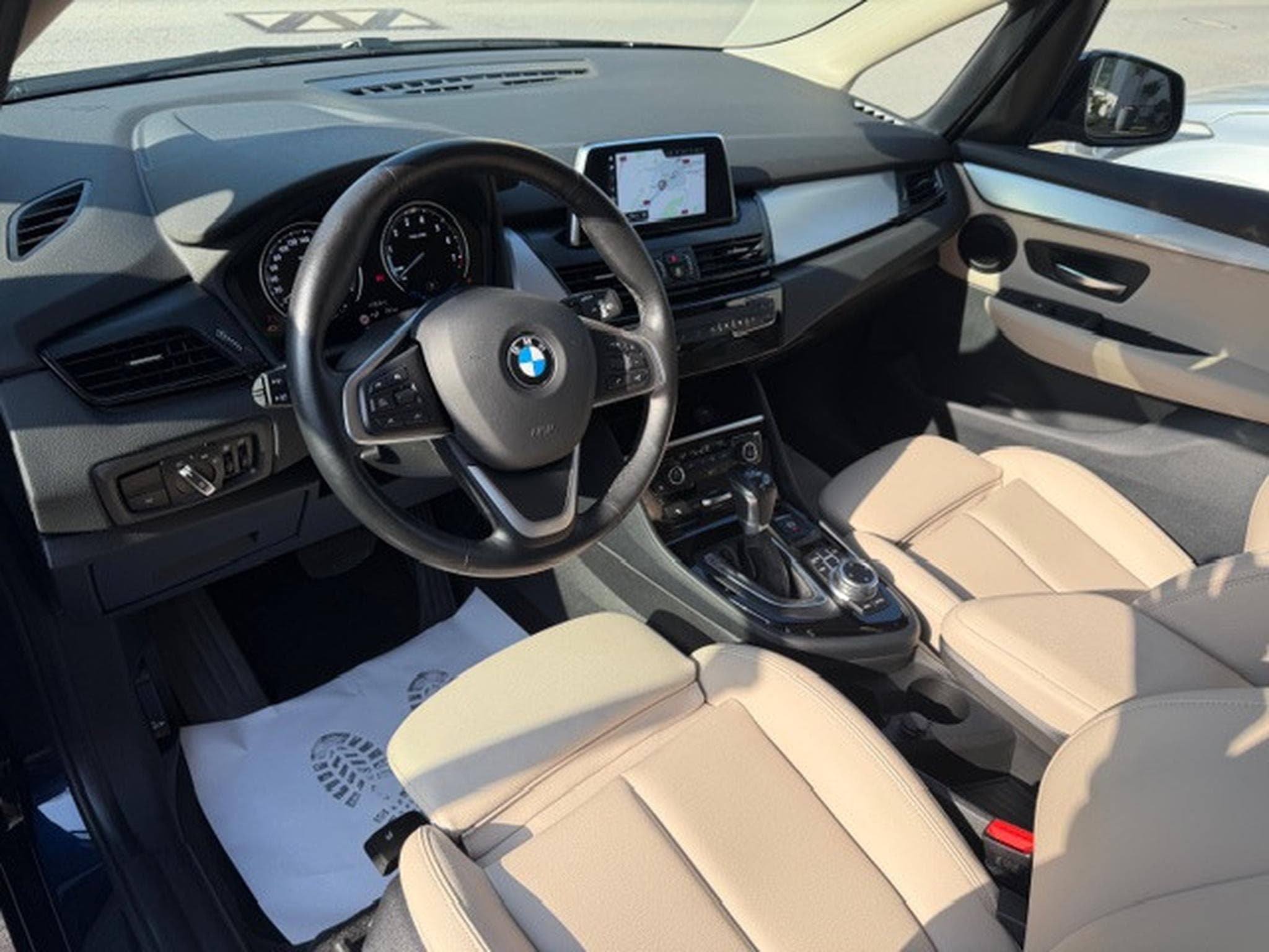 BMW 225 Performance xe i Hybride/Essence (2018) - Photo 3