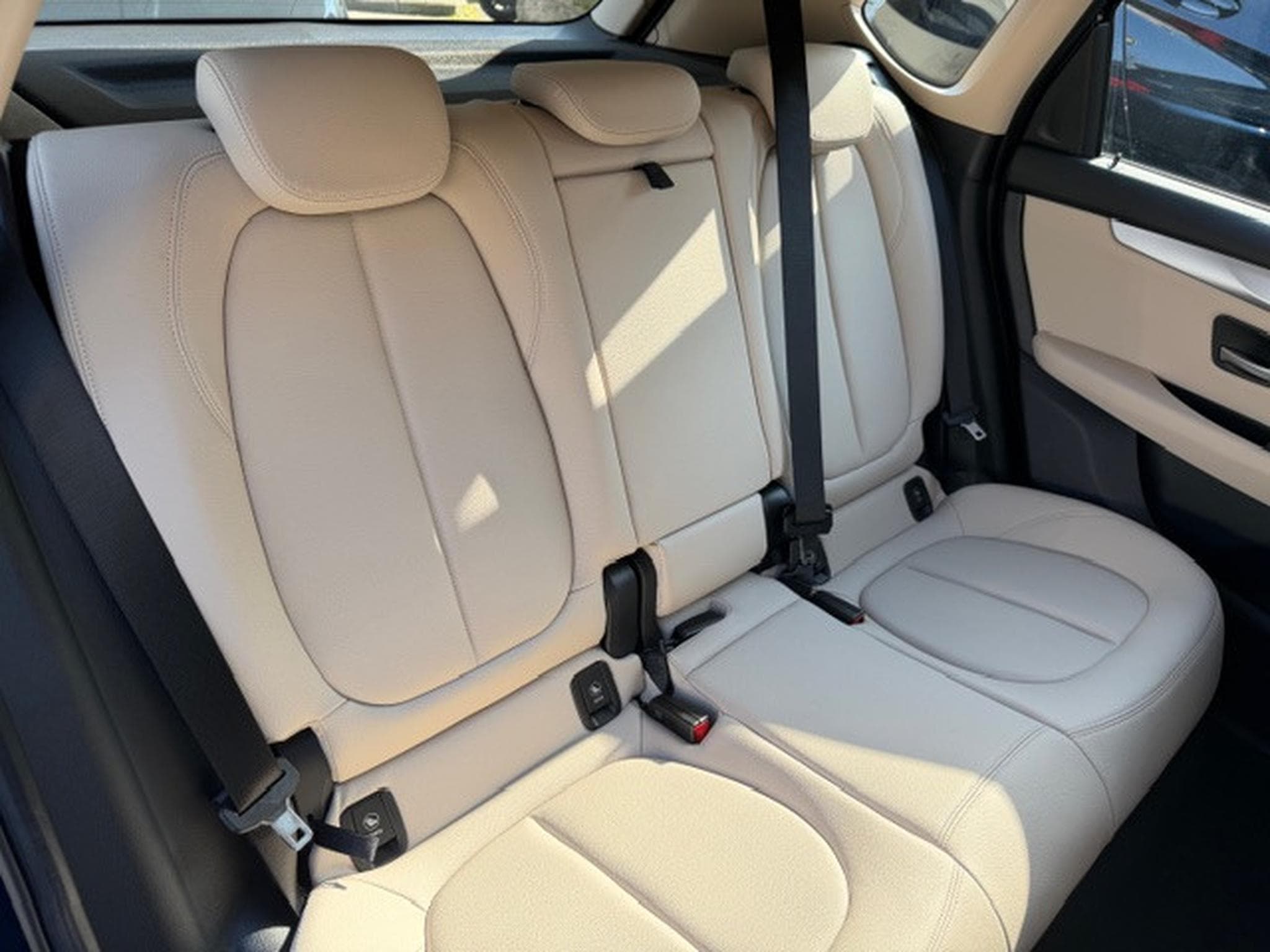 BMW 225 Performance xe i Hybride/Essence (2018) - Photo 4