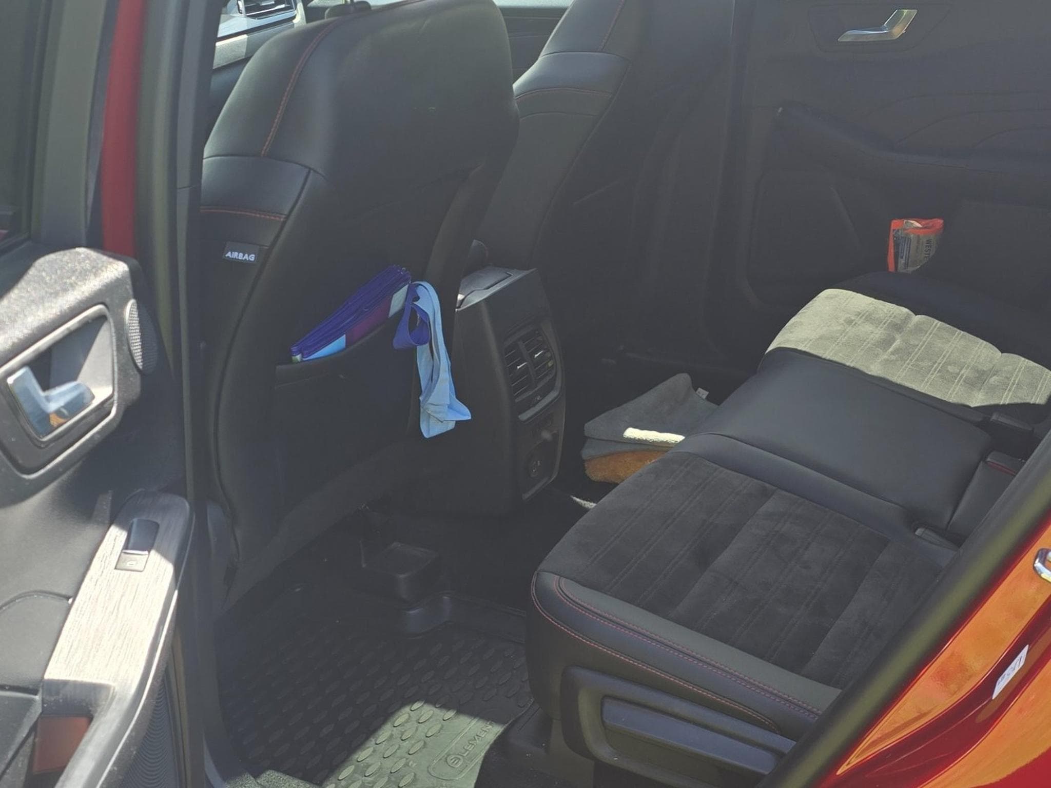 Ford Kuga ST-LINE (2022) - Photo 4