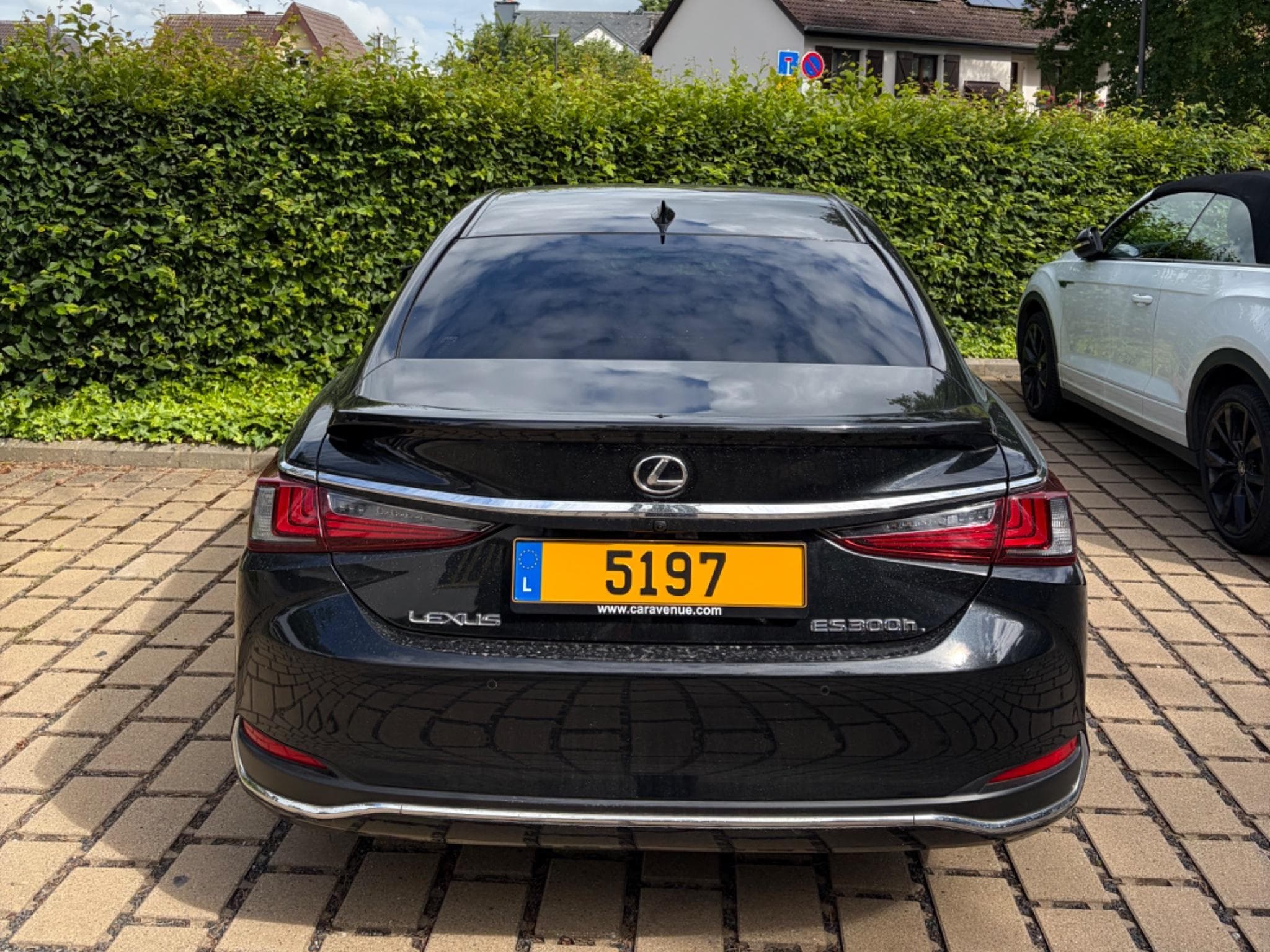 Lexus ES 300h Executive Line (2023) - Photo 4